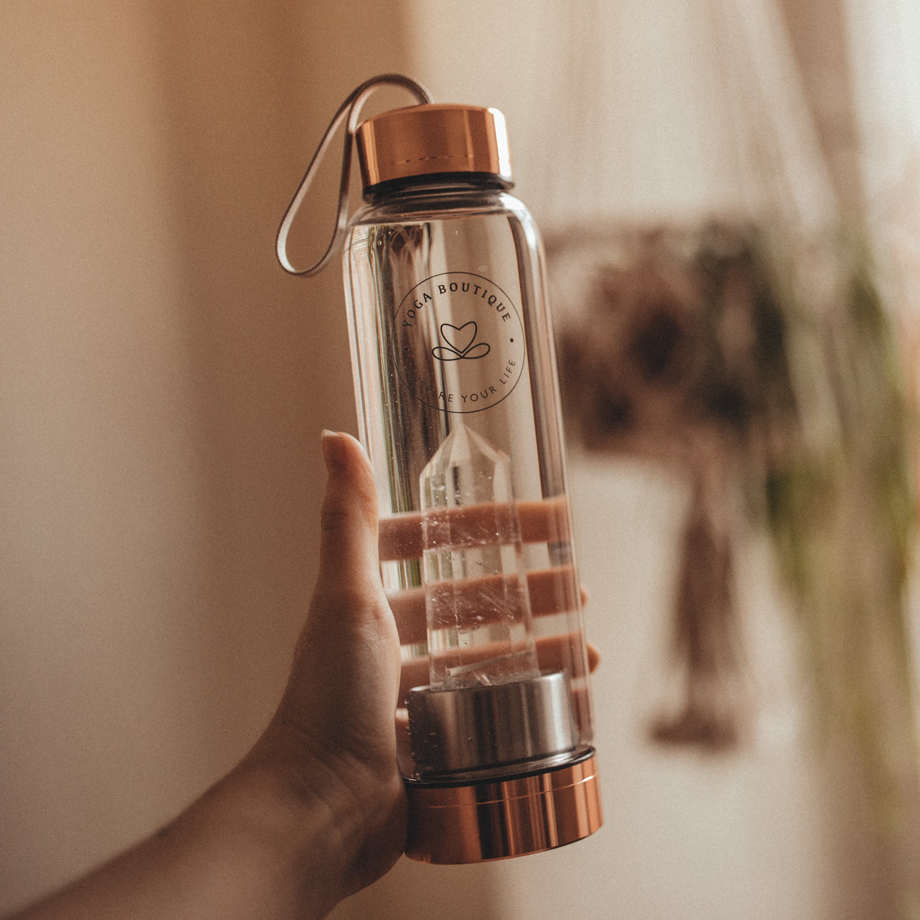 Ordinate le bottiglie d'acqua sostenibili in pietra preziosa nello Yoga Shop Svizzera