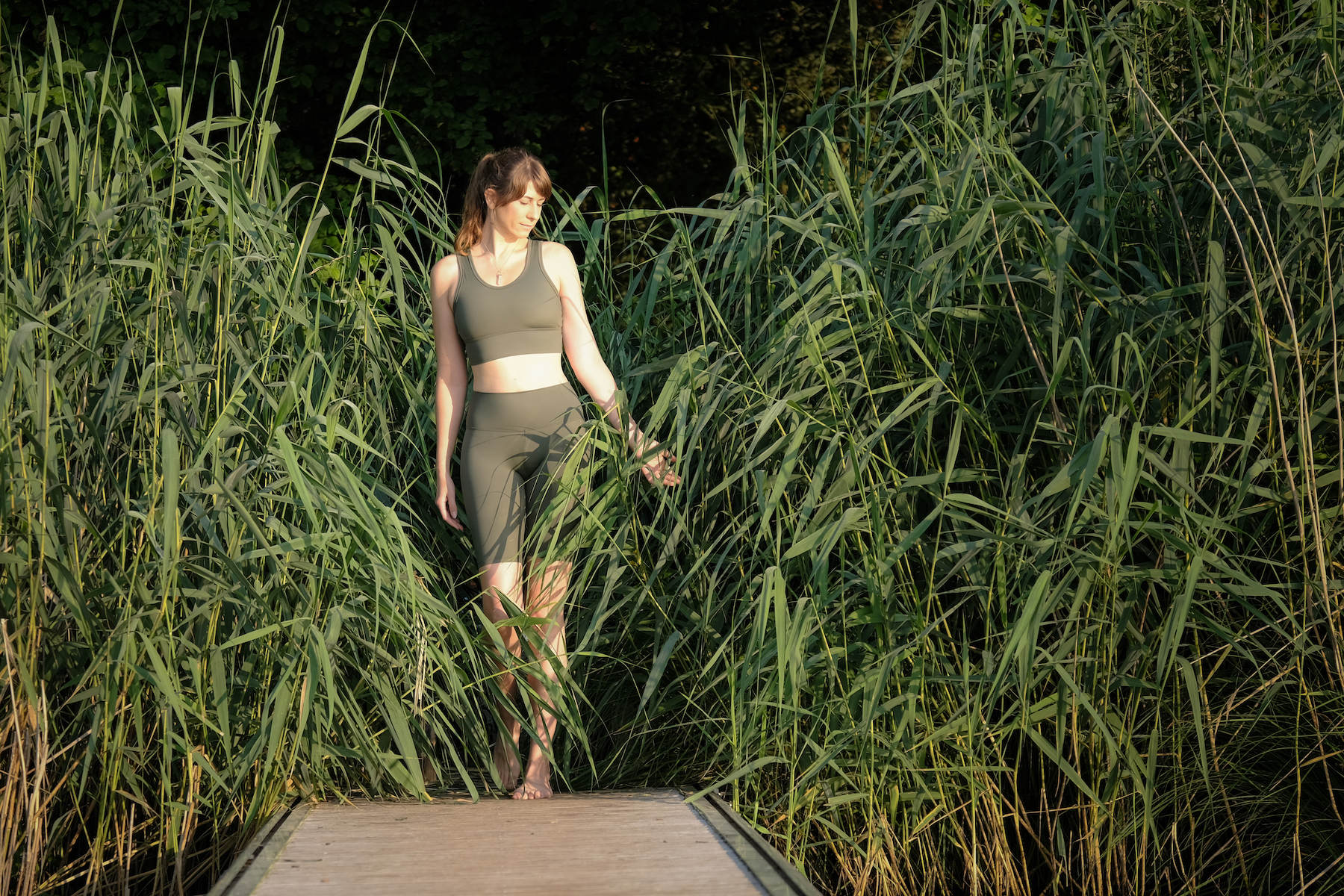 Abbigliamento yoga sostenibile, elegante e sportivo