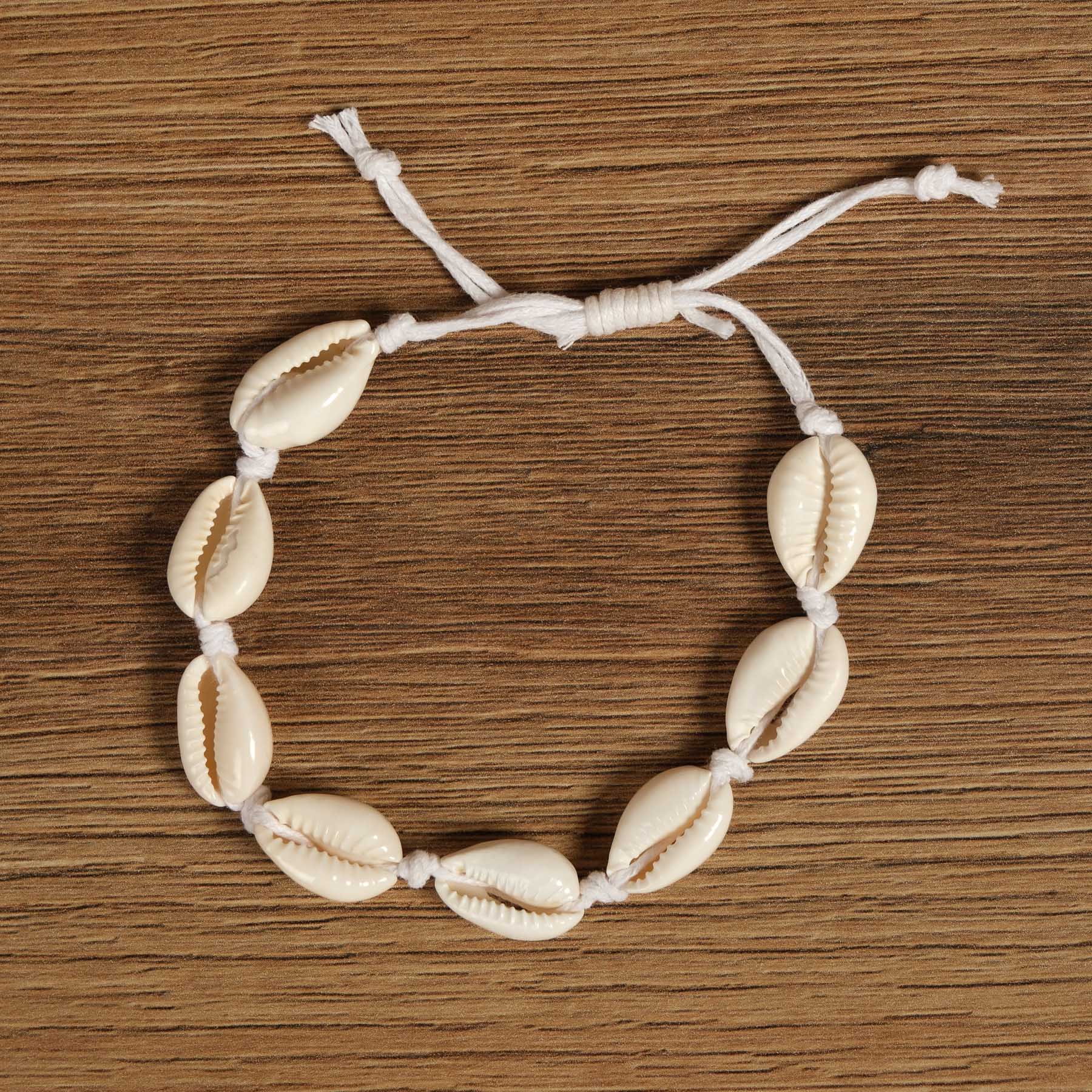 Bracciale in conchiglie Kauri bianche
