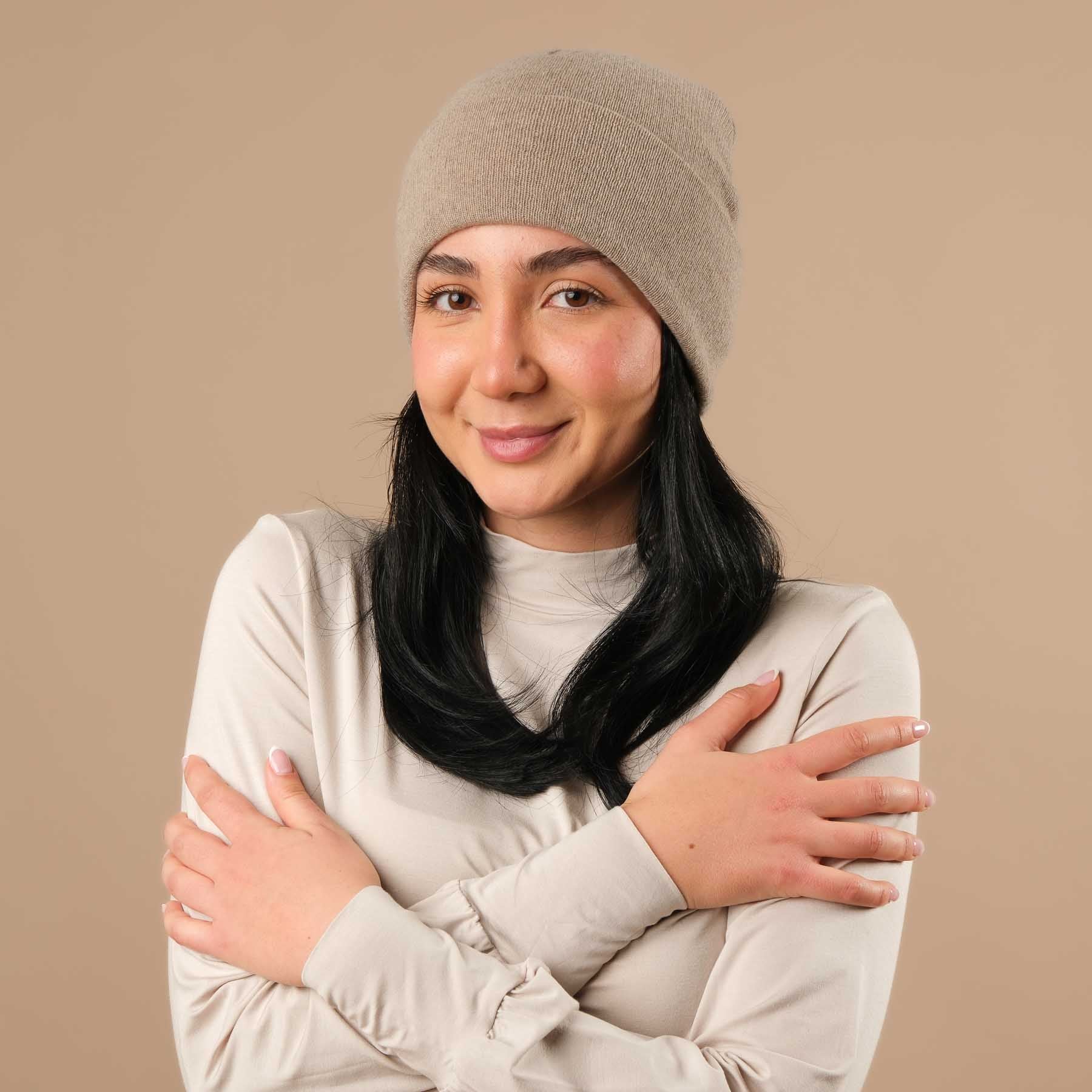 Cappello in cashmere (beanie) con lana merino beige