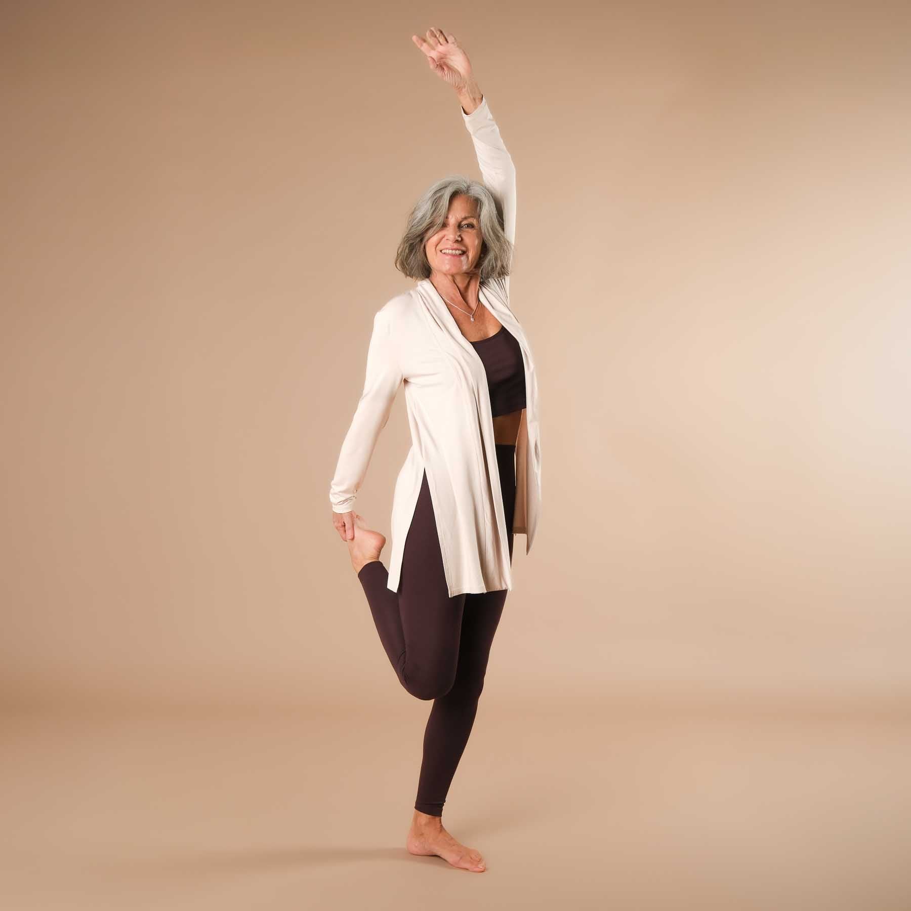 Comodo cardigan da yoga realizzato in Svizzera sabbia