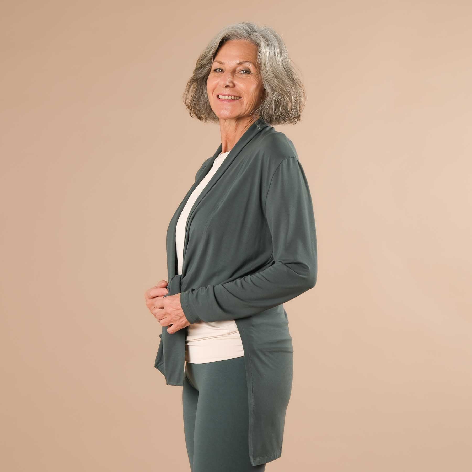 Comodo cardigan da yoga made in Switzerland smeraldo