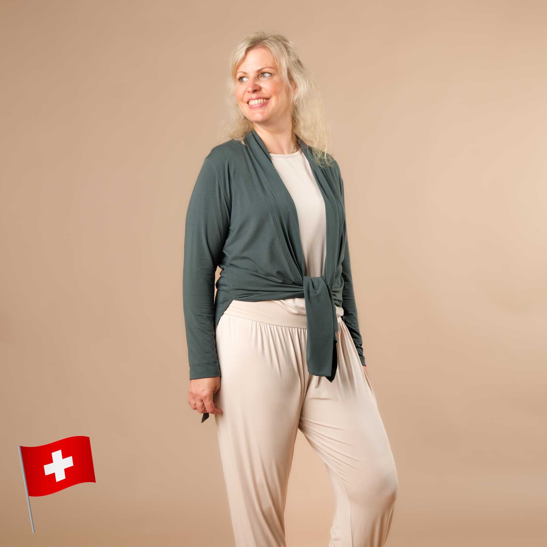 Comodo cardigan da yoga made in Switzerland smeraldo
