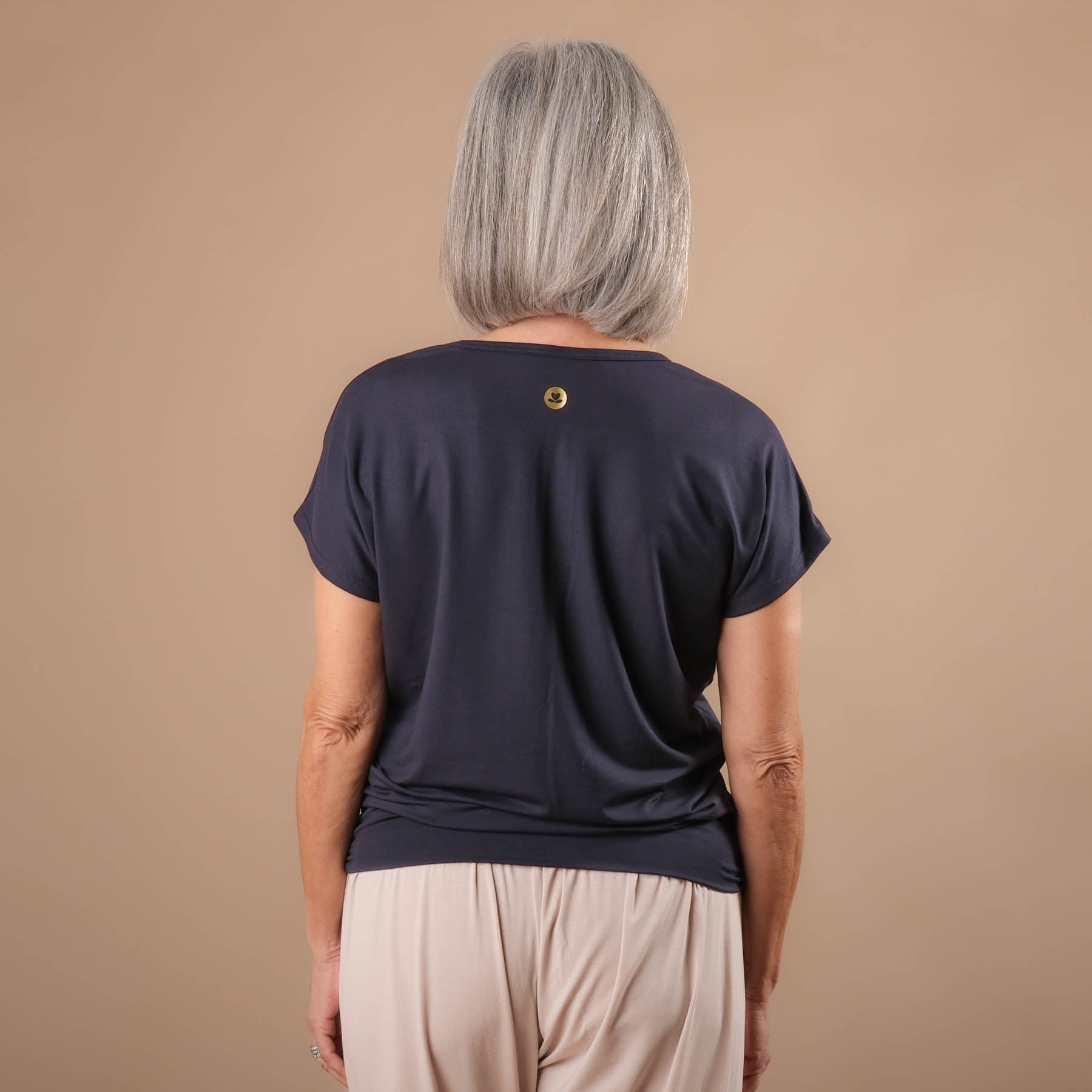 Camicia da yoga Comfy a maniche corte made in Switzerland sostenibile navy