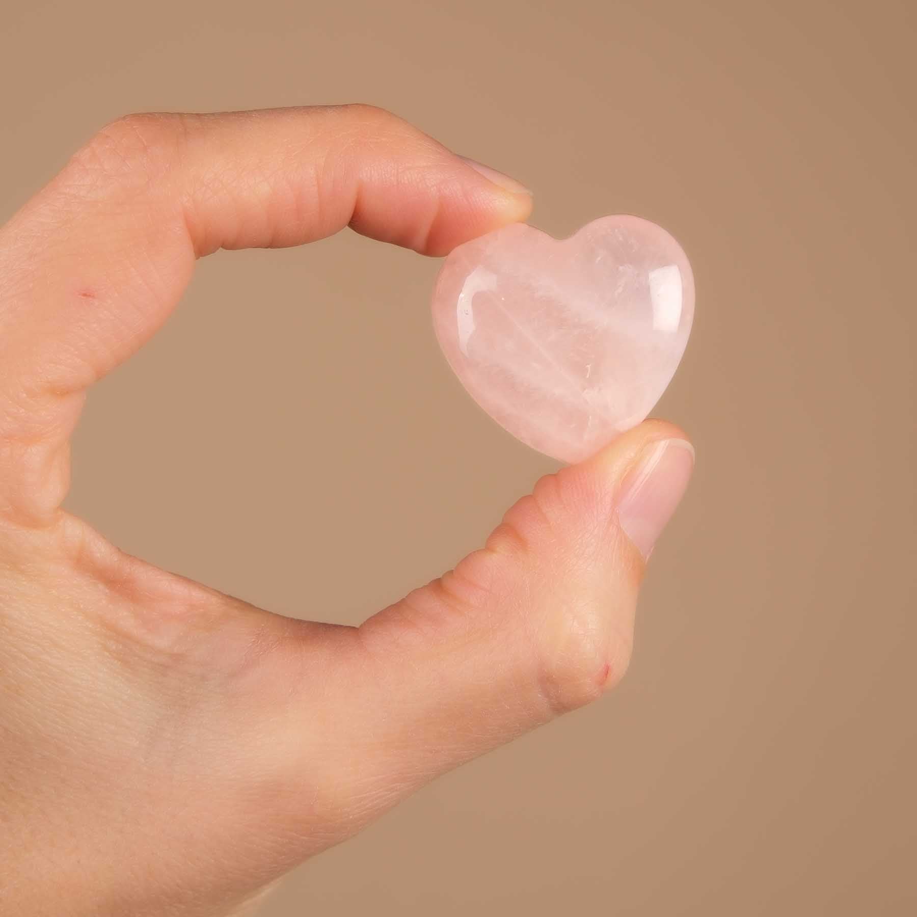 Charm da mano con cuore in pietra preziosa Quarzo rosa (rosa)