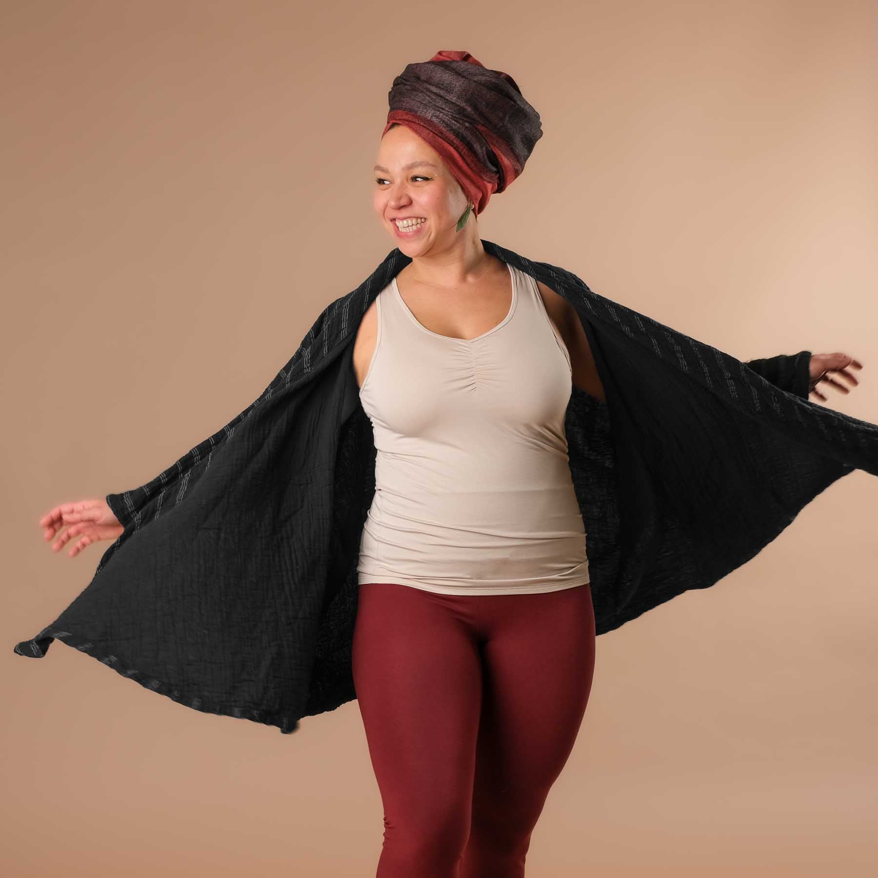 Cardigan estivo in cotone nero