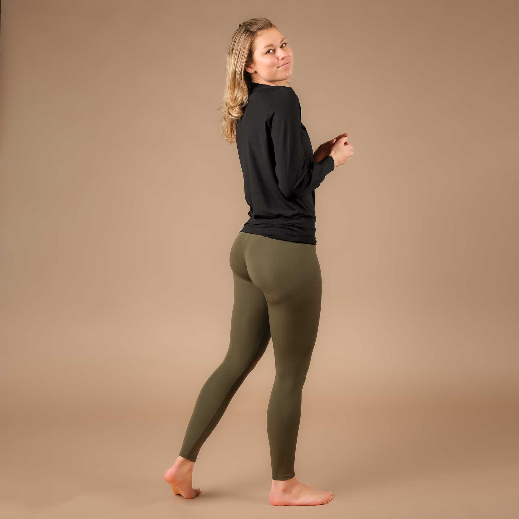 Camicia yoga con collo a dolcevita e manica lunga nera