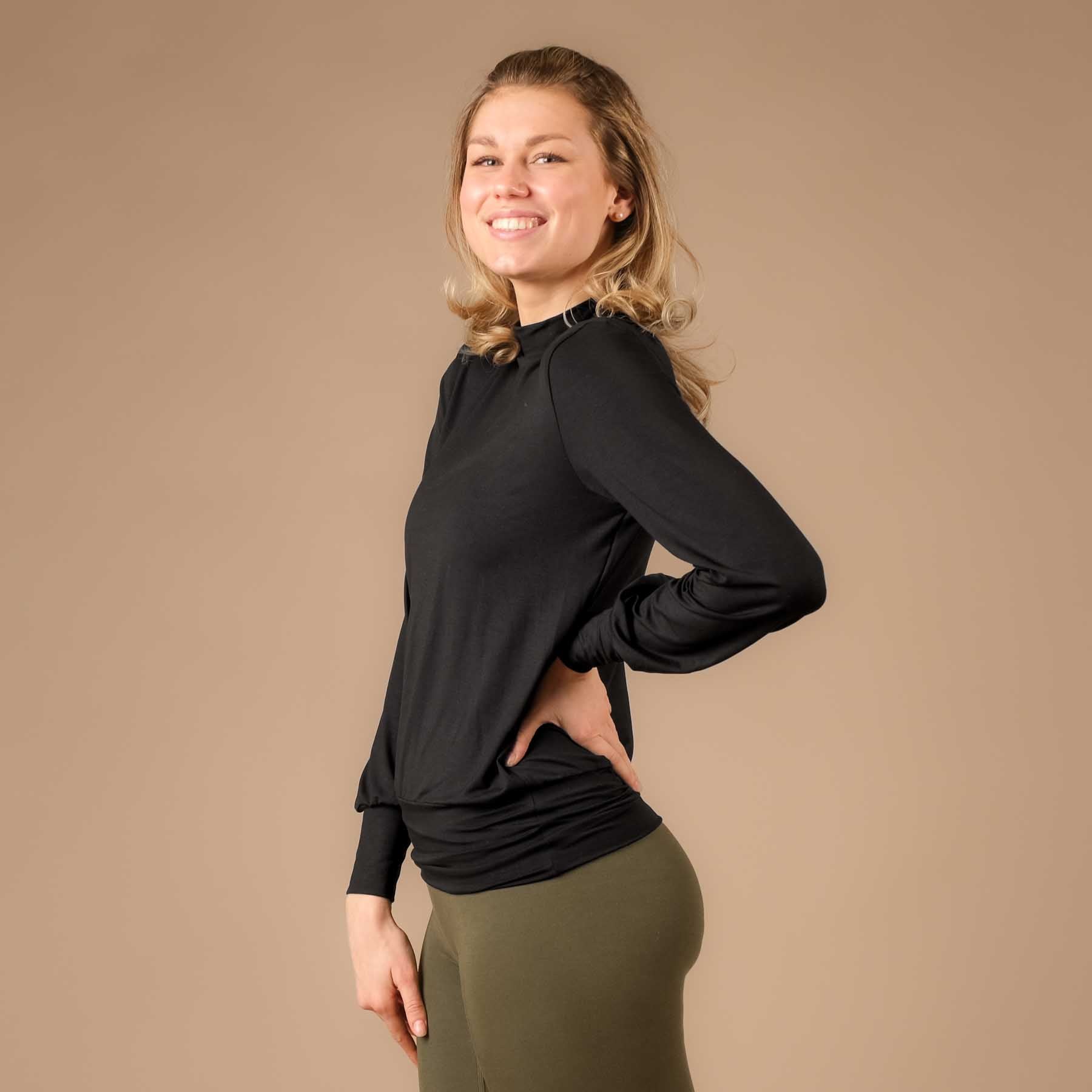Camicia yoga con collo a dolcevita e manica lunga nera