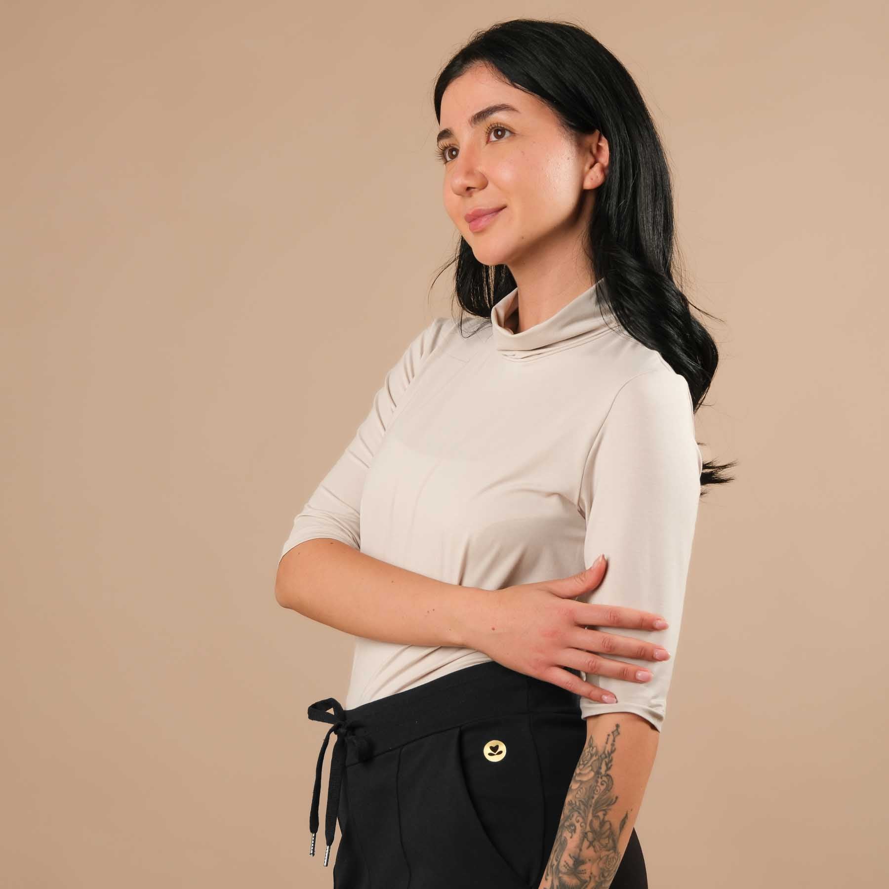 Camicia yoga collo alto manica corta sabbia
