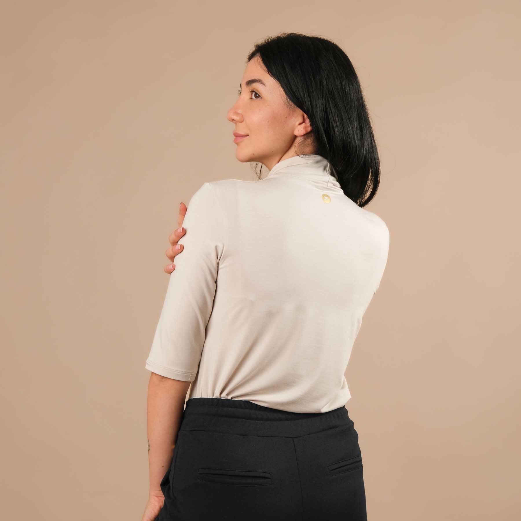 Camicia yoga collo alto manica corta sabbia