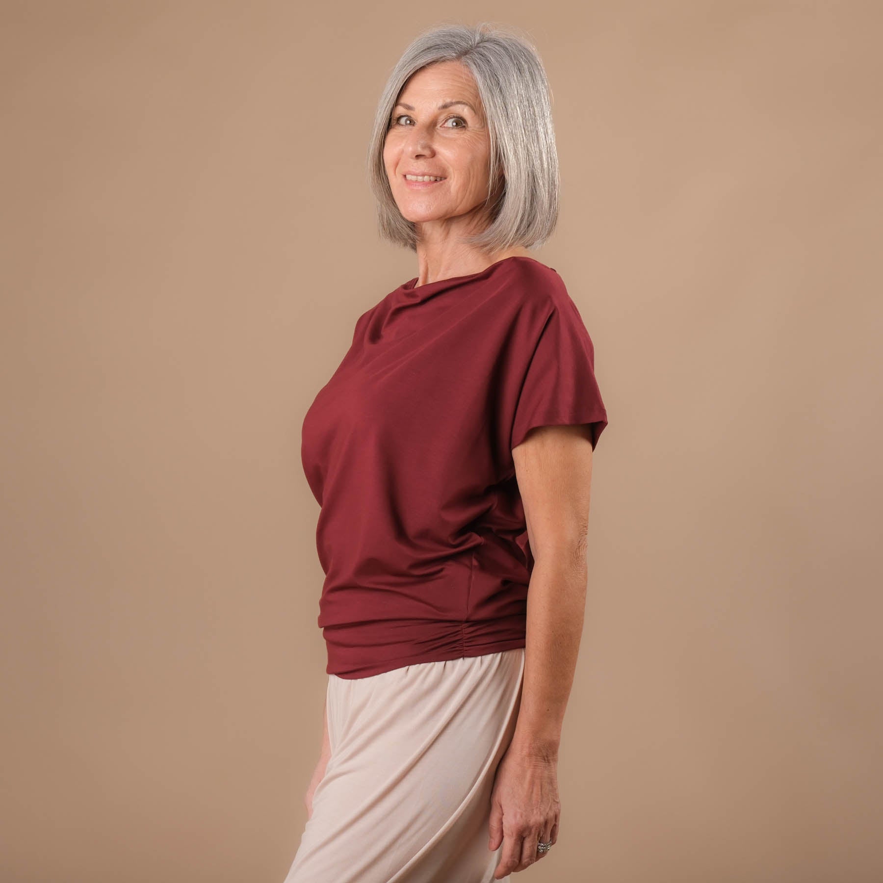 Camicia yoga a cascata, super sostenibile, cucita in Svizzera, bordeaux