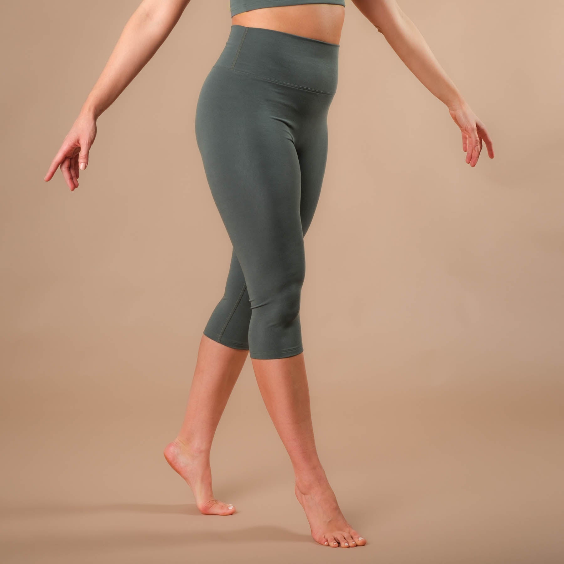 Yoga Capri Leggings Comodi smeraldi prodotti in modo sostenibile in Svizzera
