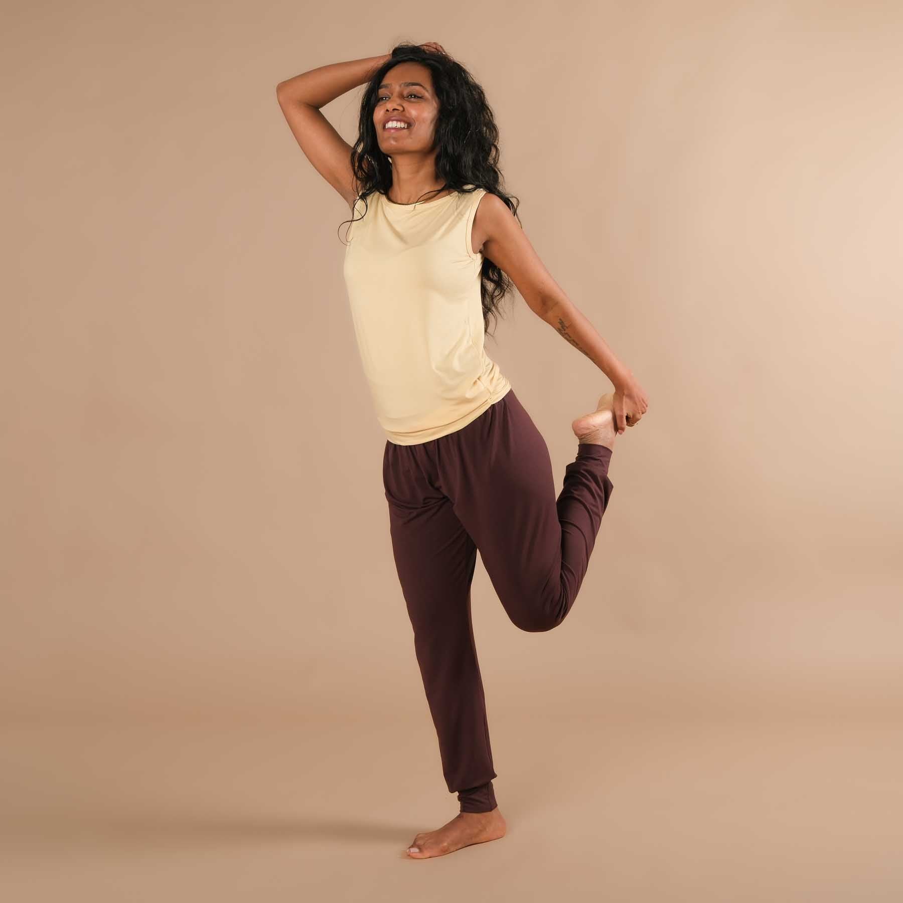 Pantaloni yoga Taj Mahal lunghi, prodotti in Svizzera in modo sostenibile, colore melanzana