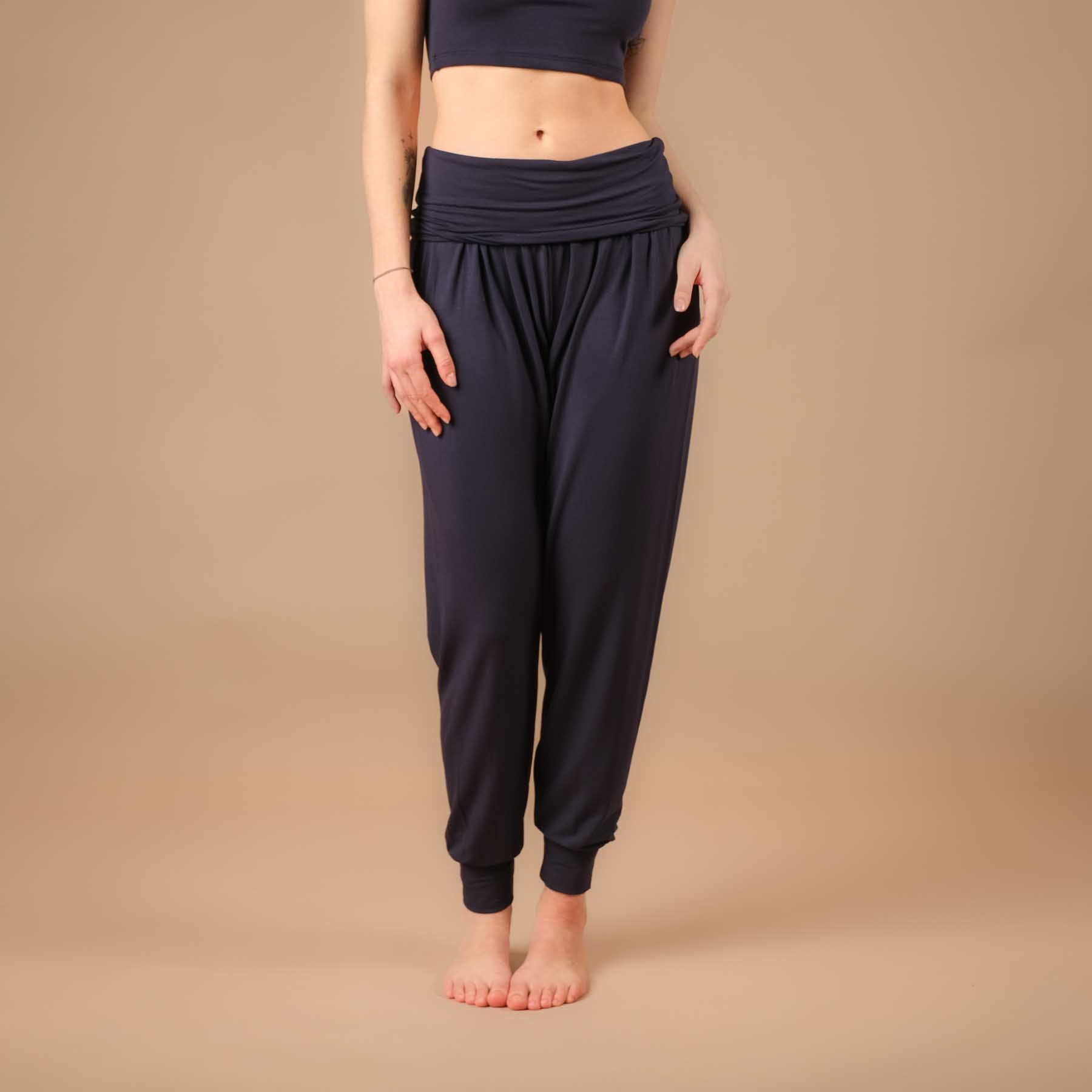 Pantaloni da yoga lunghi Taj Mahal, realizzati in modo sostenibile in Svizzera, colore blu navy
