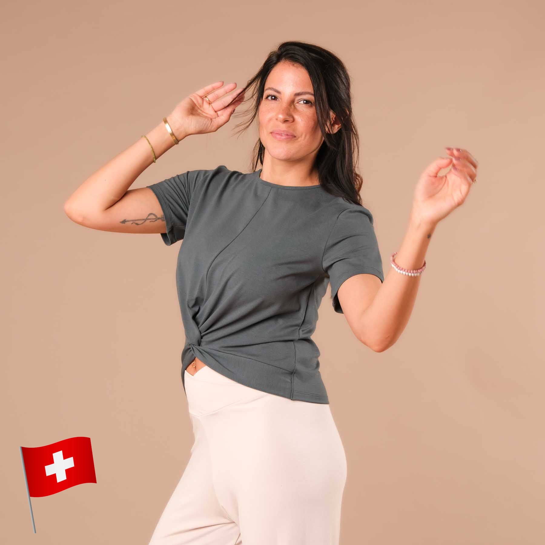 Top Twist da yoga Classy a manica corta color smeraldo