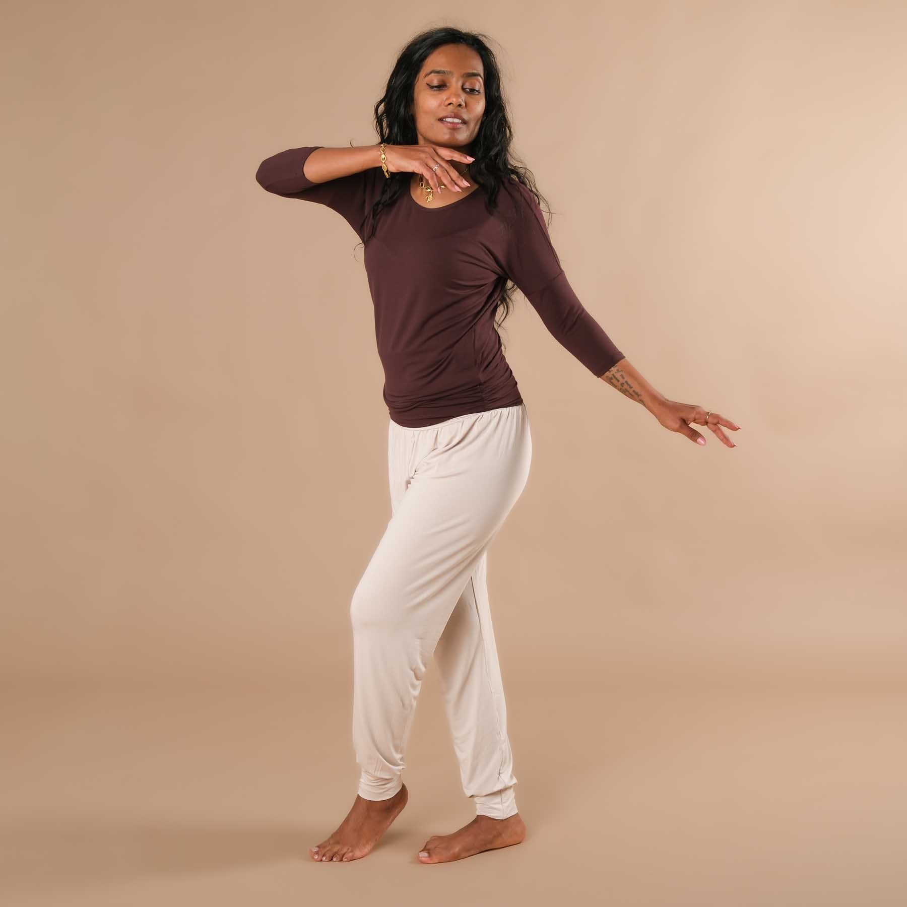 Camicia da yoga Comoda manica 3/4, made in Switzerland, tessuto morbidissimo, melanzana