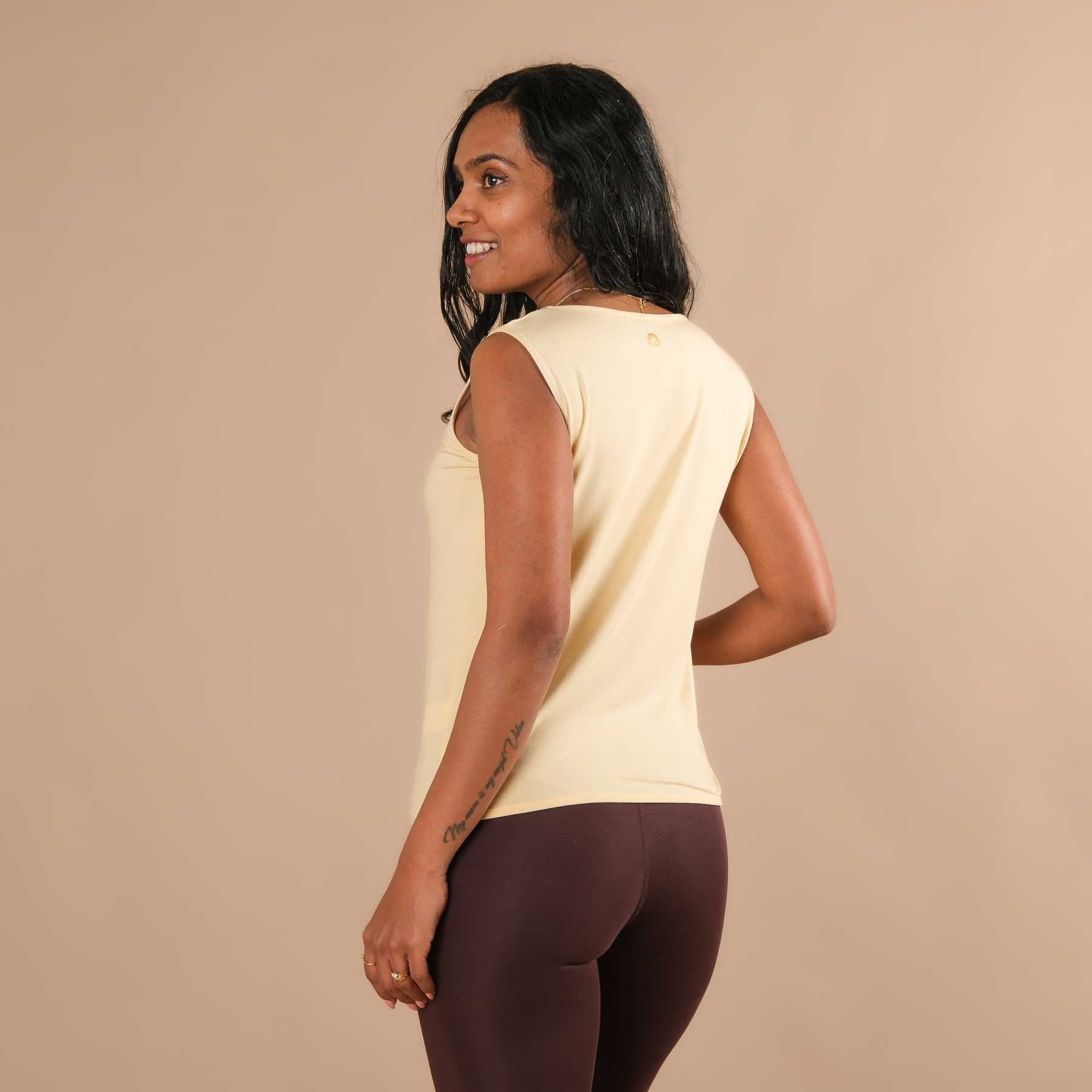 Canotta Comfy ampia prodotta in Svizzera in modo sostenibile butteryellow