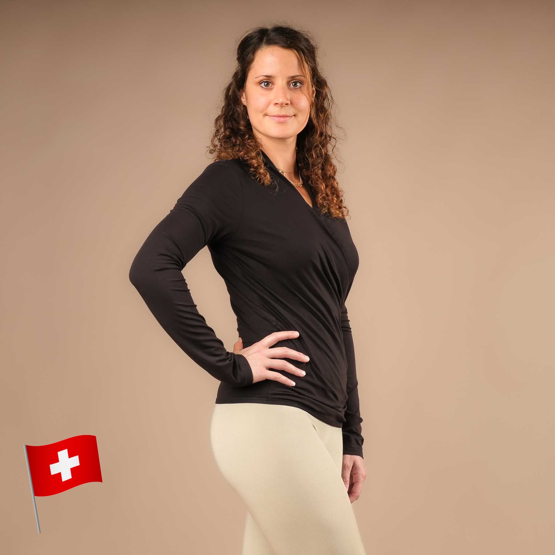 Camicia da yoga a maniche lunghe nera