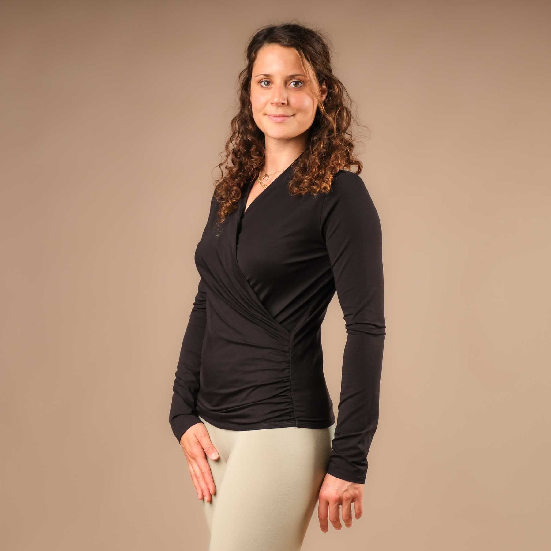 Camicia da yoga a maniche lunghe nera
