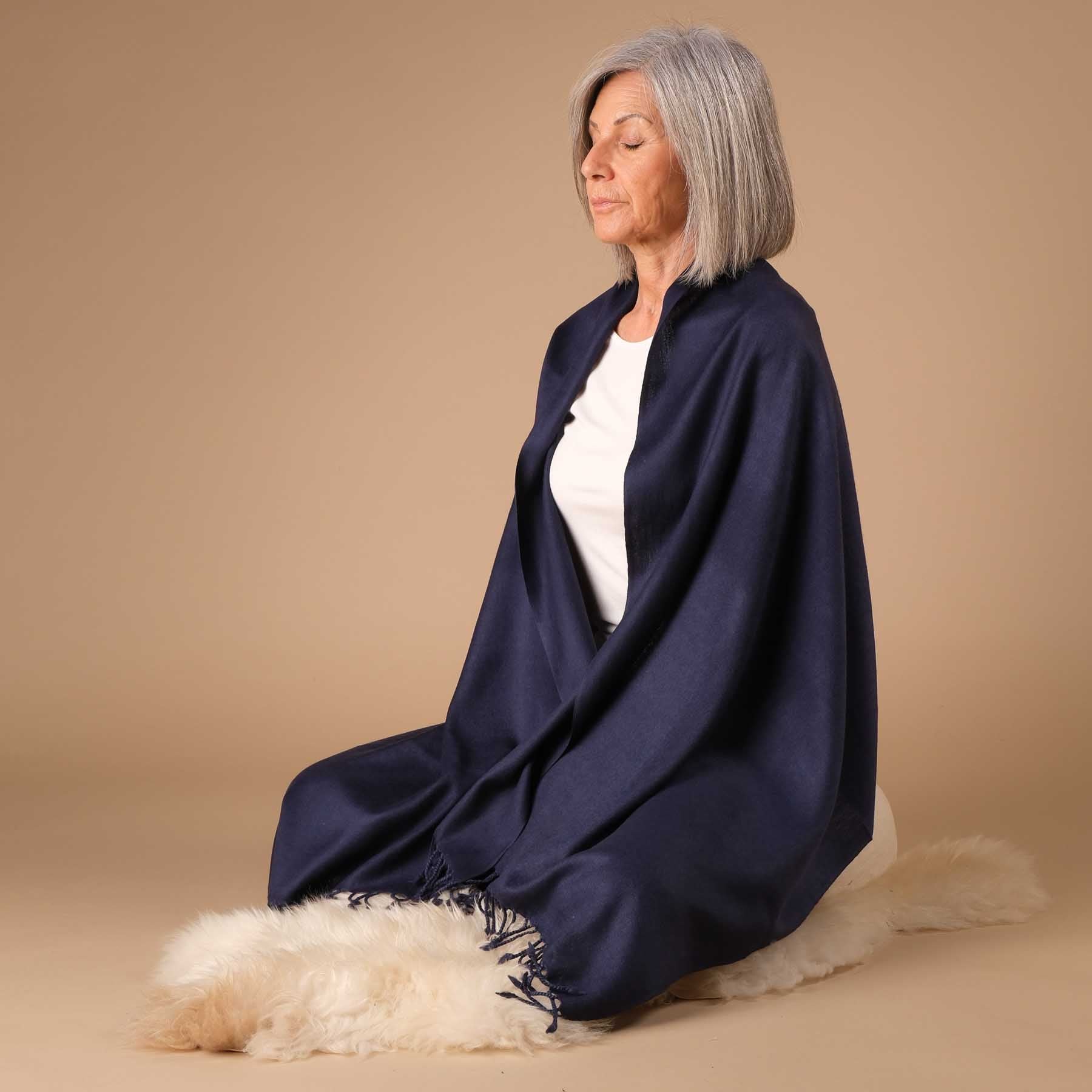 Sciarpa Meditation in lana merino uni navy