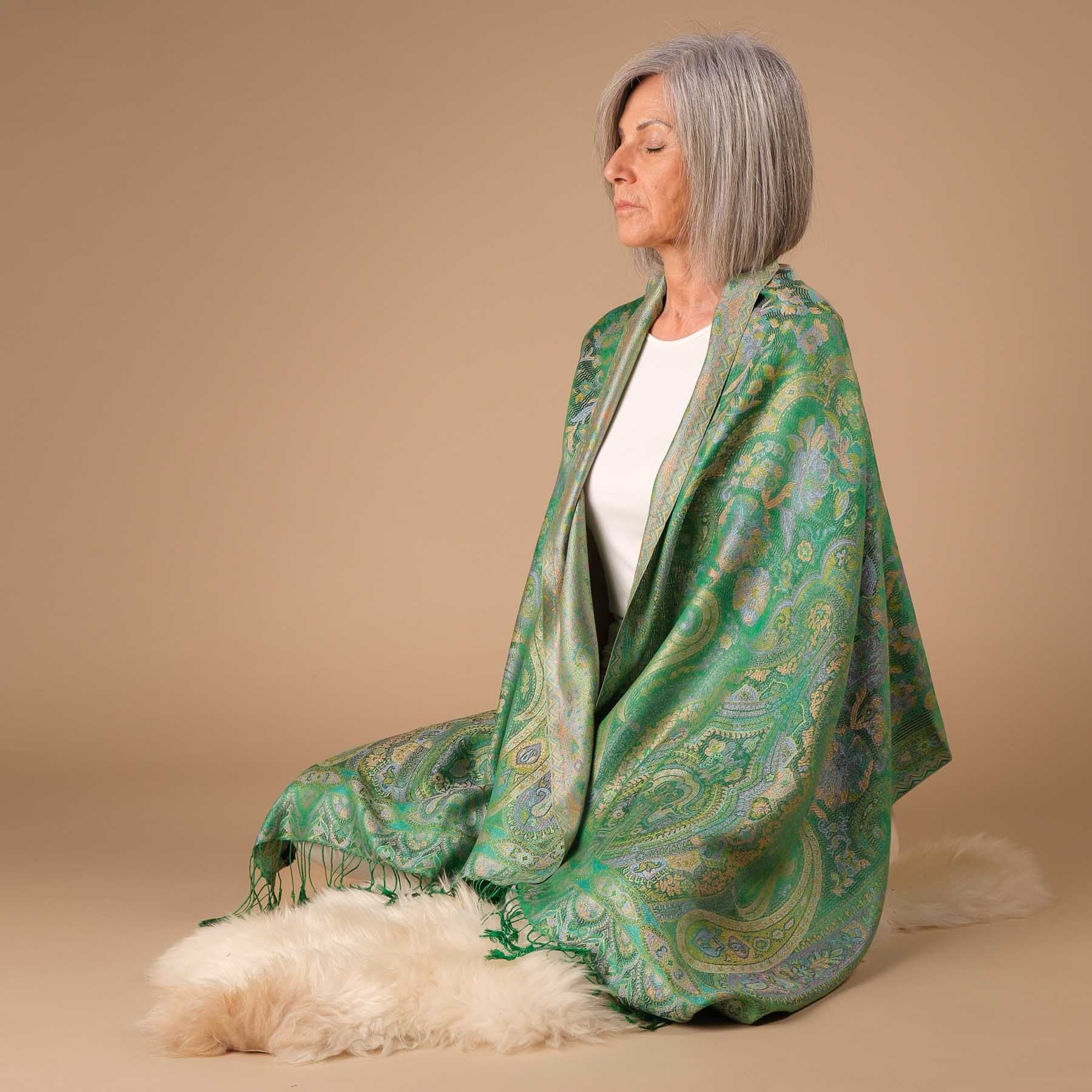 Scialle da meditazione in seta Amazon