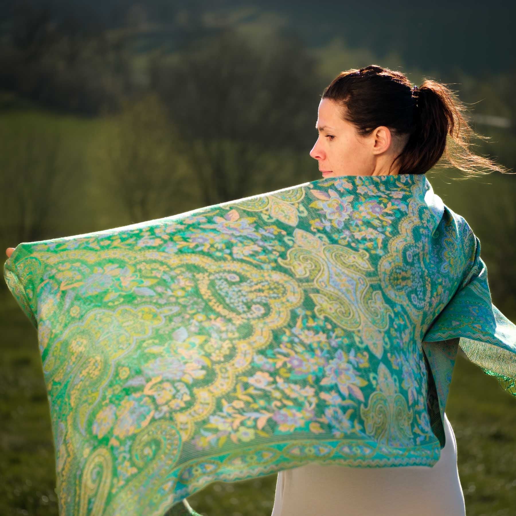 Scialle da meditazione in seta Amazon