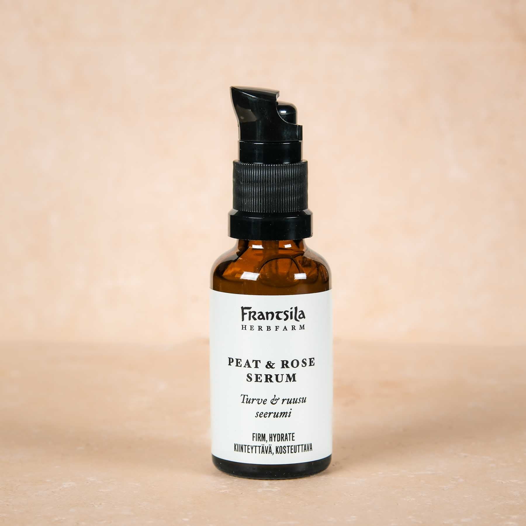Il siero viso rassodante di cosmetici naturali Midsummer Rose idrata e leviga la pelle. Inoltre, favorisce la capacità di riparazione della pelle.