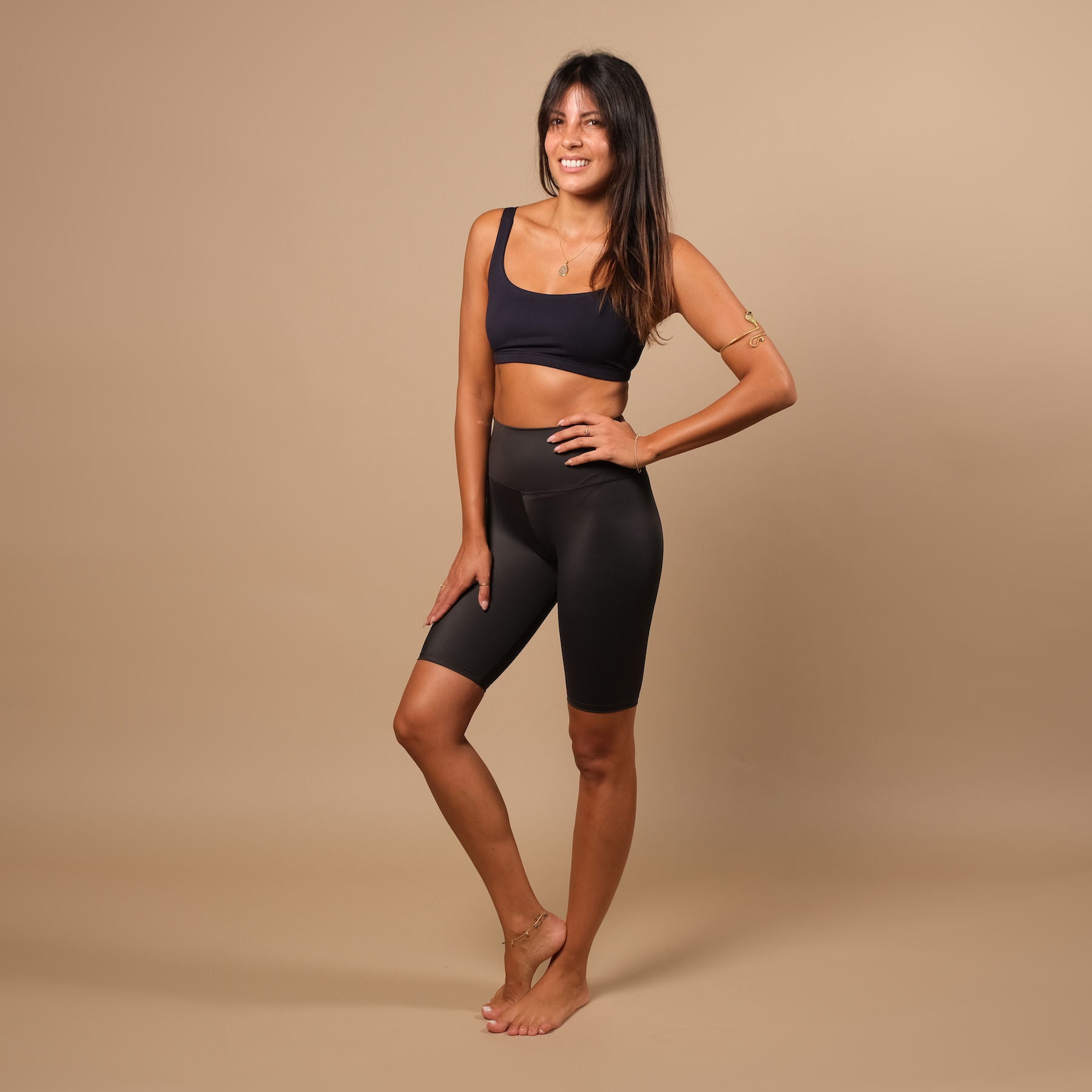 Reggiseno yoga Top Comfy navy, sostenibile, realizzato in Svizzera, in tessuto biodegradabile, super confortevole