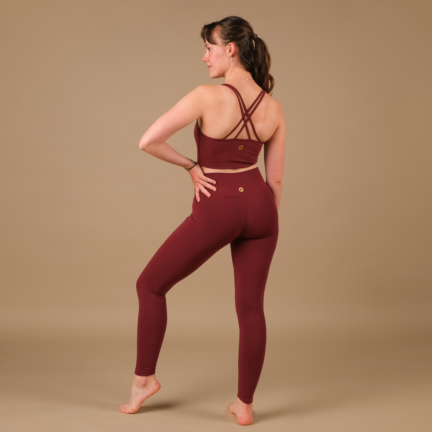 Abiti da yoga Crop Top Joy bordeaux in tessuto sostenibile e made in Switzerland