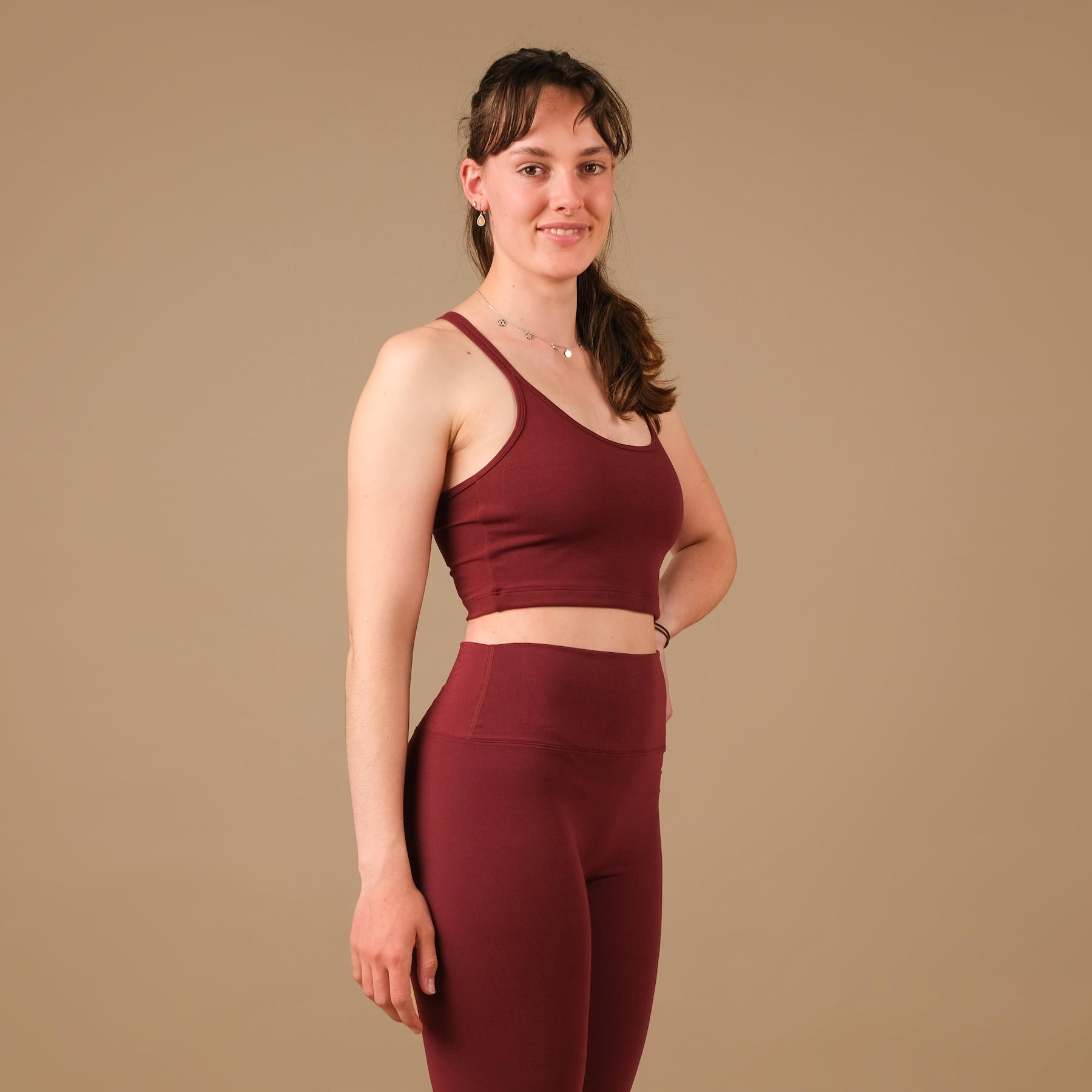 Abiti da yoga Crop Top Joy bordeaux in tessuto sostenibile e made in Switzerland