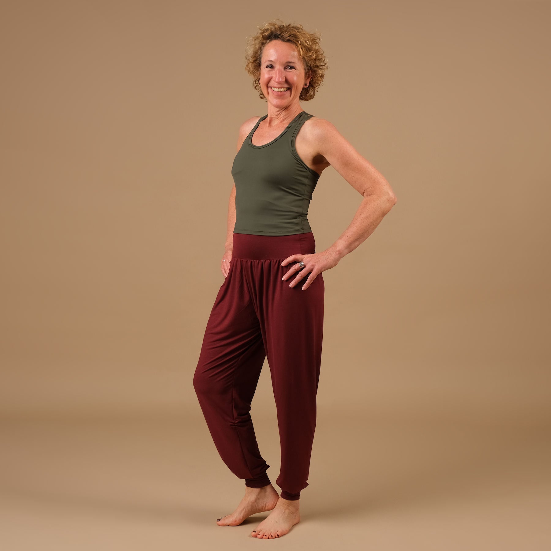 Pantaloni da yoga Taj Mahal lunghi realizzati in modo sostenibile in Svizzera rosso bordeaux