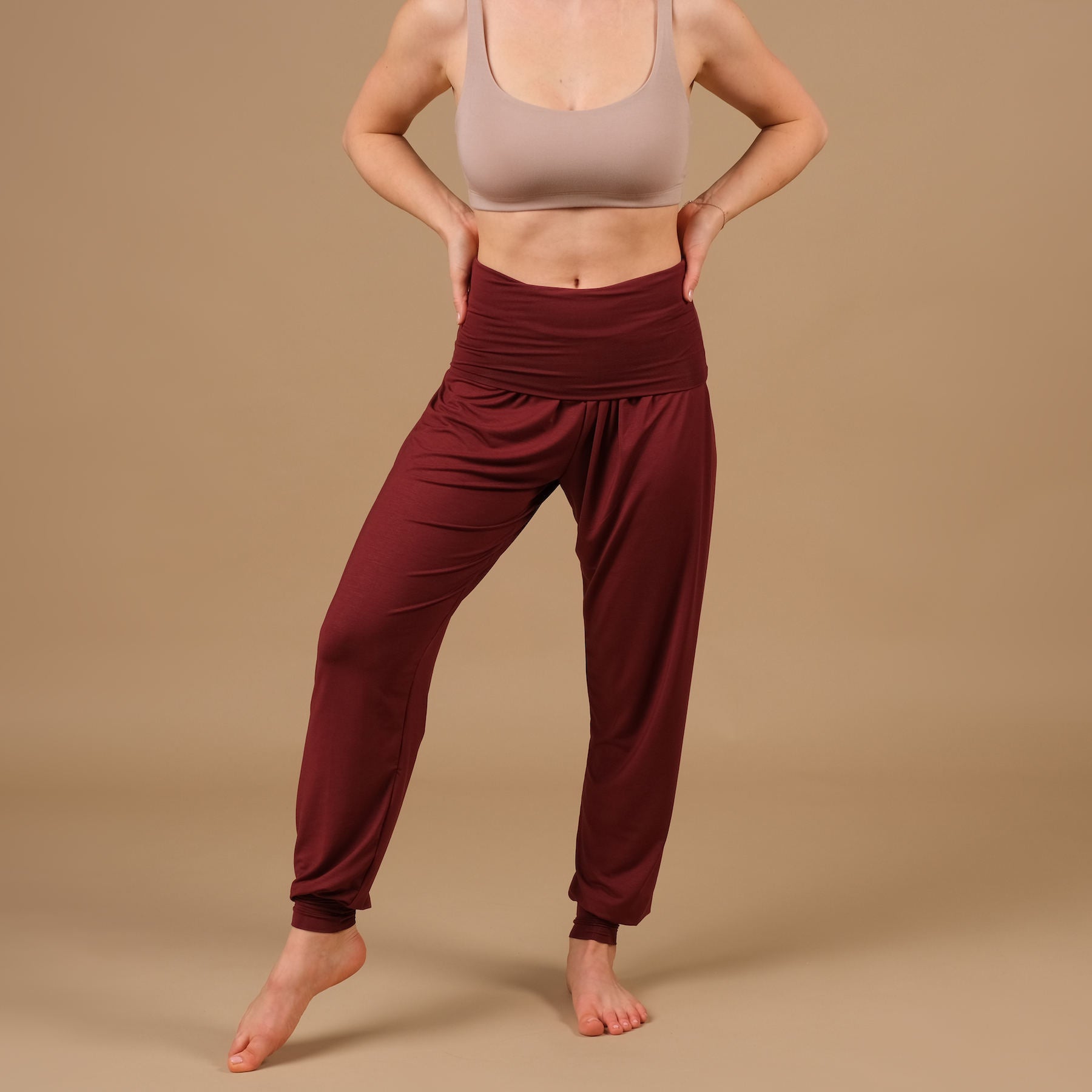 Pantaloni da yoga Taj Mahal lunghi realizzati in modo sostenibile in Svizzera rosso bordeaux
