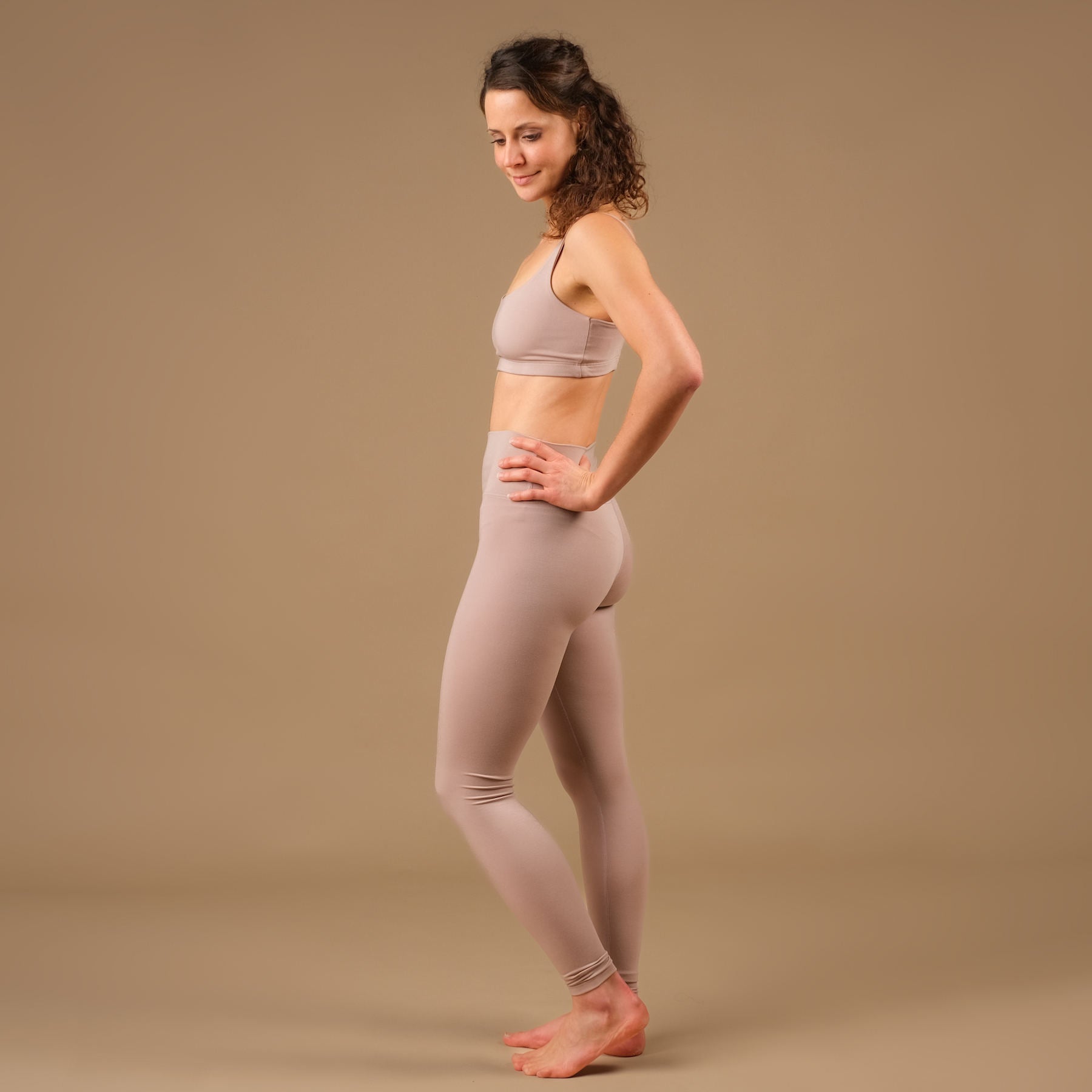 Leggings da yoga Comfy mocca, morbidissimi, sostenibili, made in Switzerland