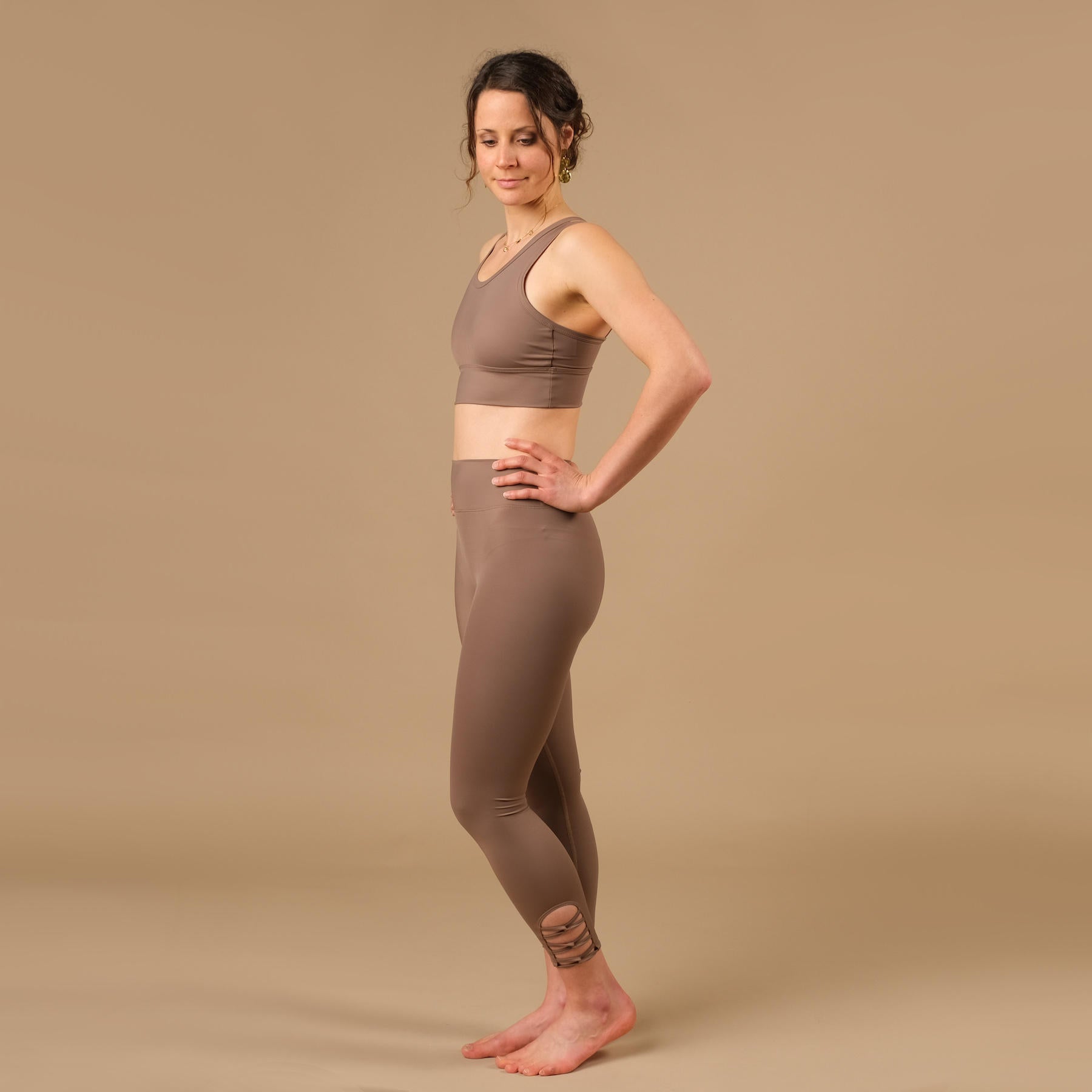 Leggings Yoga 7/8 Eco Mare realizzati in Svizzera con tessuto Econyl riciclato sabbia