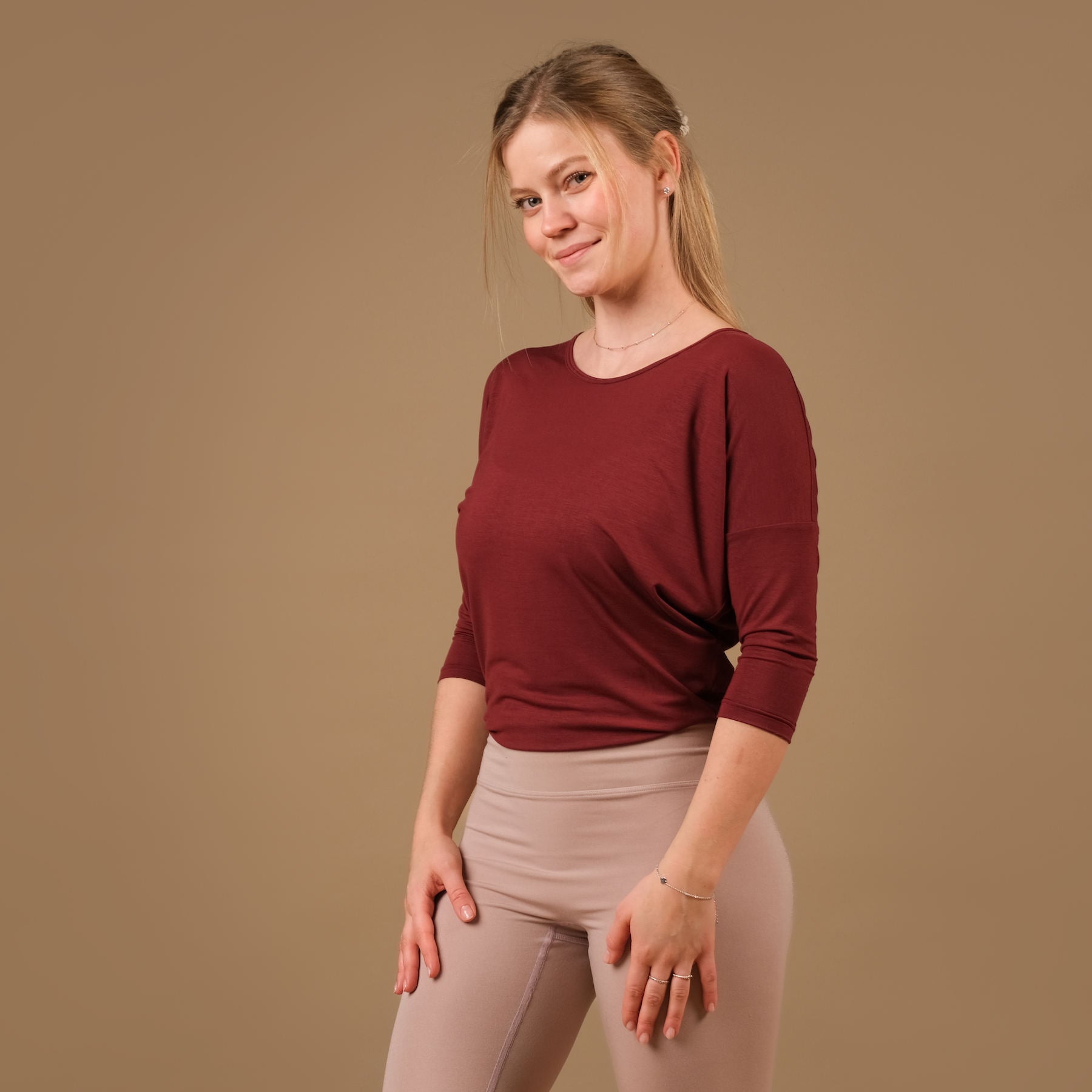 Camicia da yoga Comoda manica 3/4, made in Switzerland, tessuto morbidissimo, bordeaux