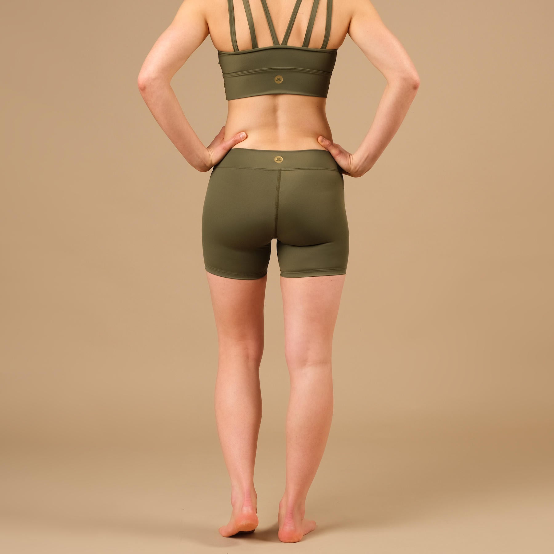 Pantaloncini da yoga Eco Mare Econyl oliva