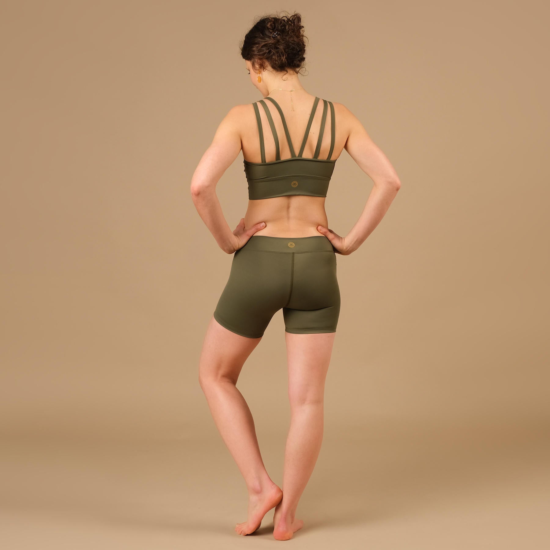 Pantaloncini da yoga Eco Mare Econyl oliva