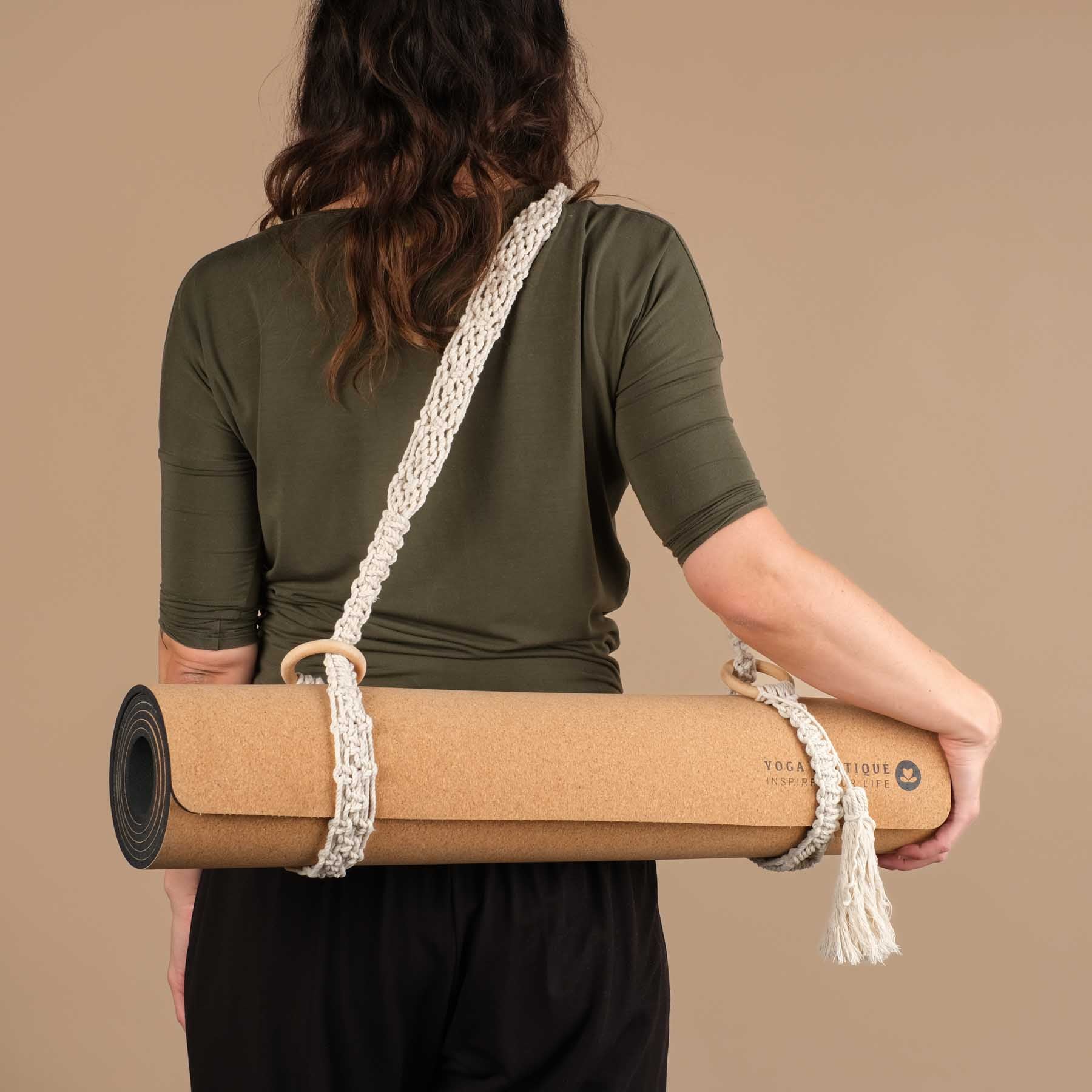 Tracolla per tappetini da yoga annodata a mano da Markamee