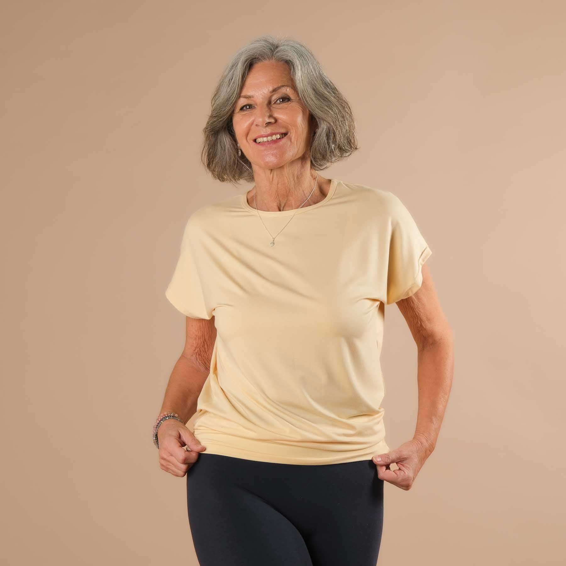 Maglietta yoga Comfy a maniche corte prodotta in Svizzera in modo sostenibile butteryellow