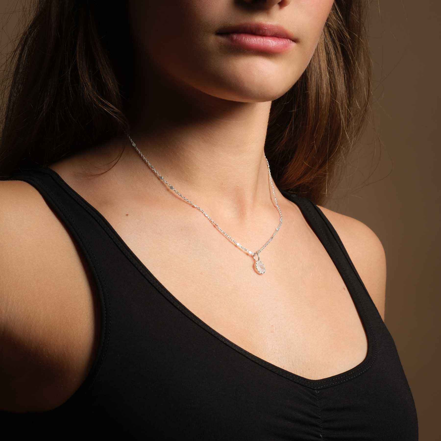 Collana con pietra di luna in argento