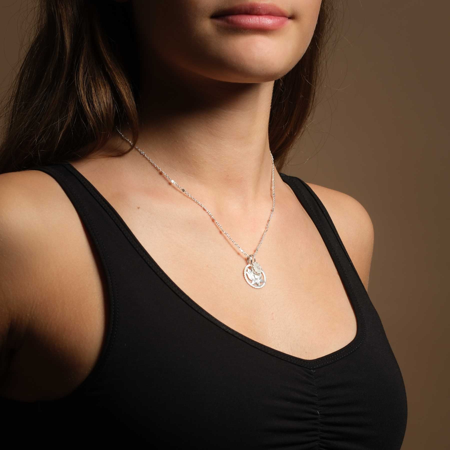 Collana con pietra di luna in argento
