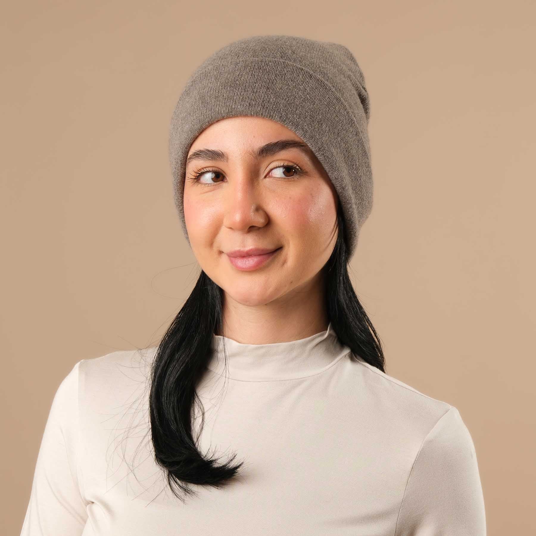 Cappello in cachemire (beanie) con lana merino taupe