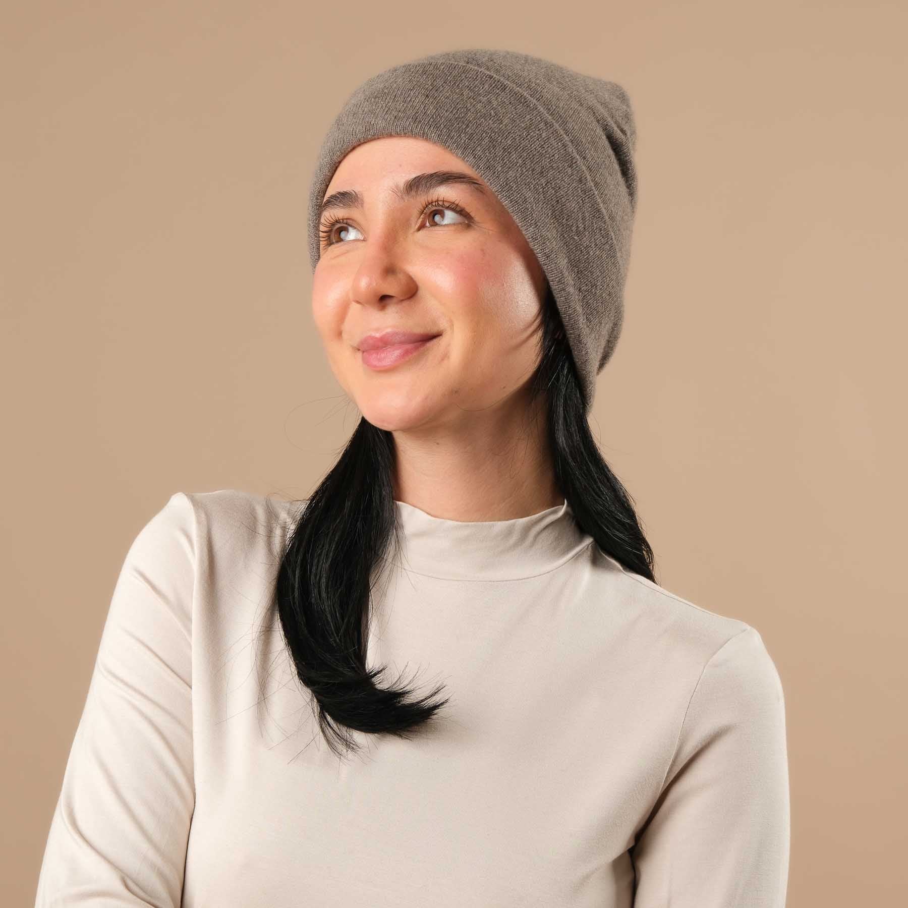 Cappello in cachemire (beanie) con lana merino taupe