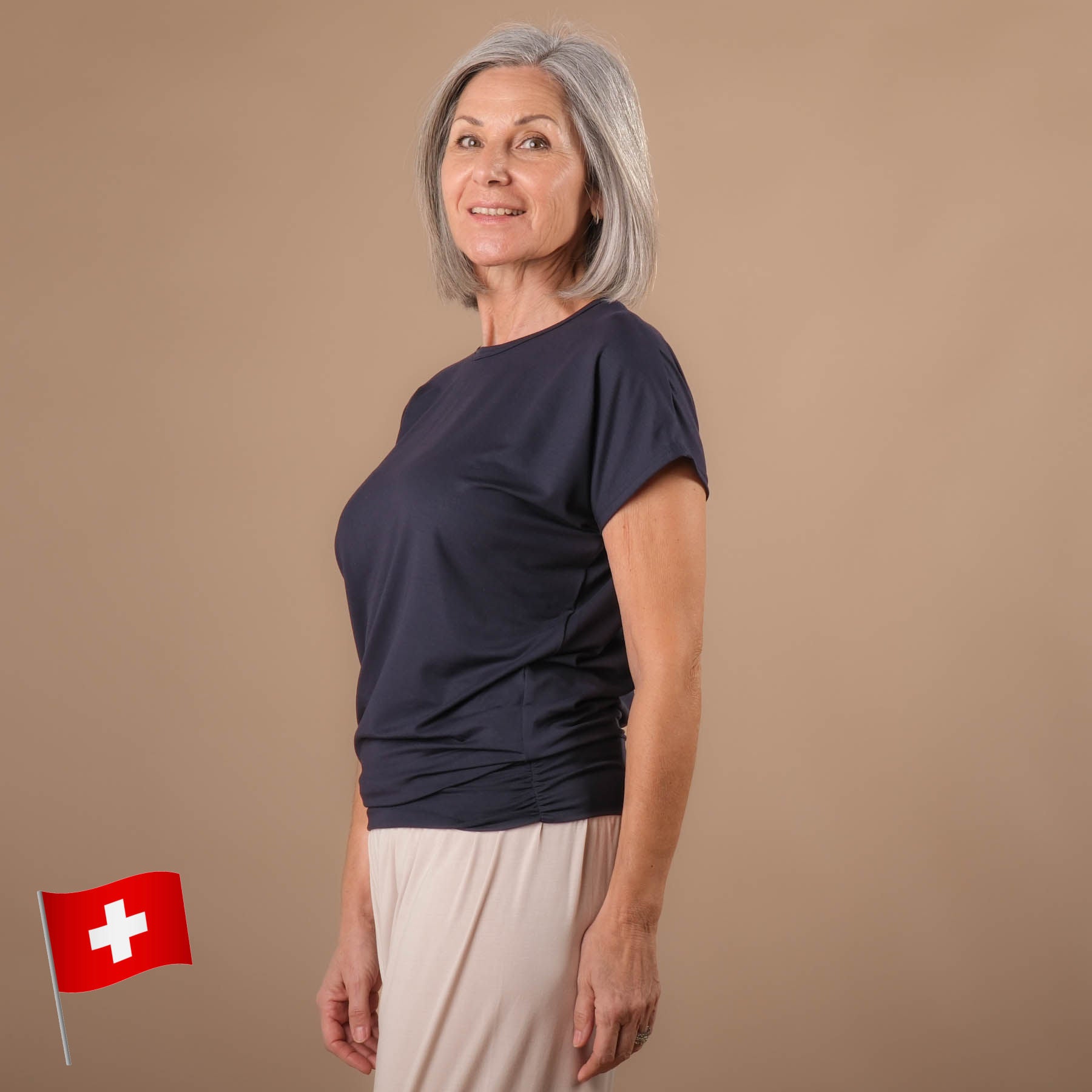Camicia da yoga Comfy a maniche corte made in Switzerland sostenibile navy