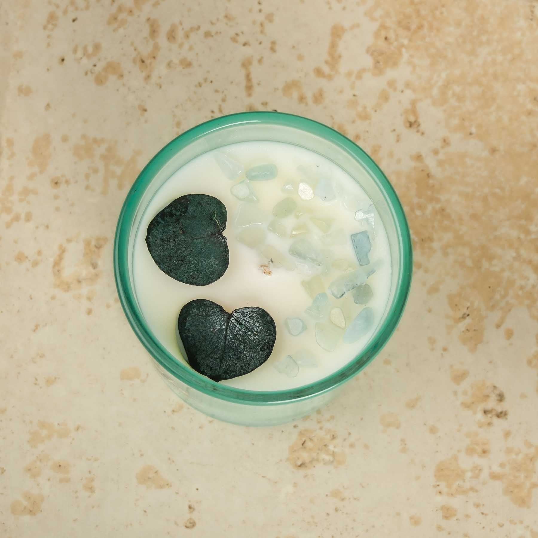 Candela profumata Rose & Magnolia con gemme di turchese