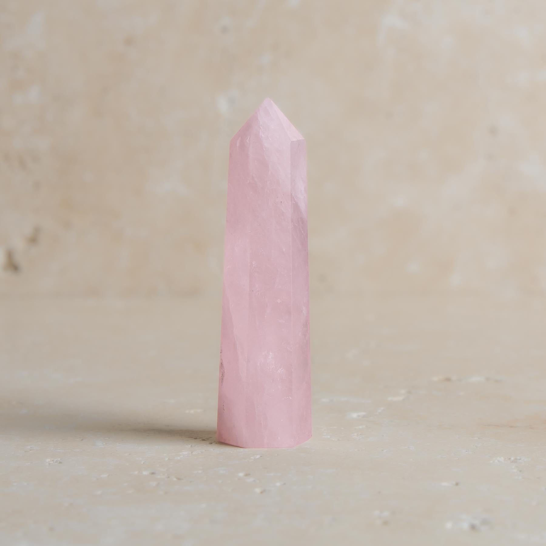 Obelisco di pizzo in quarzo rosa