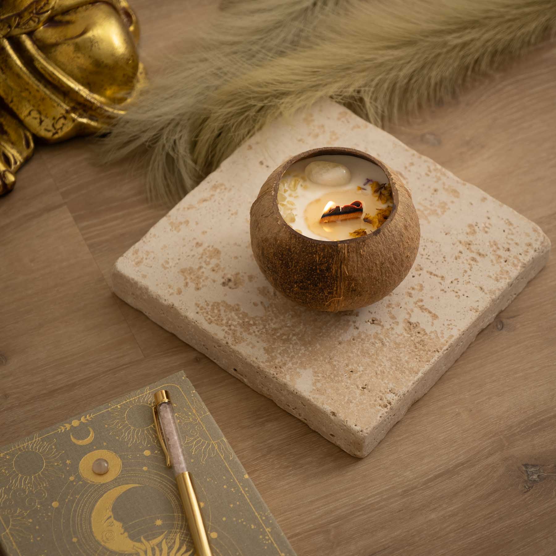 Candela profumata alla gemma di cocco lime, basilico, mandarino e citrino