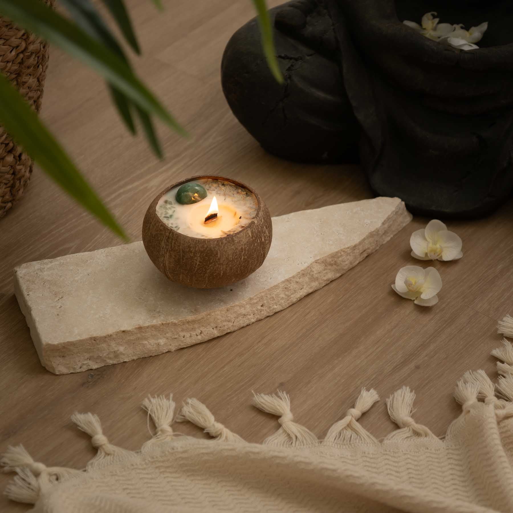 Candela profumata alla gemma di cocco Shangri La e avventurina