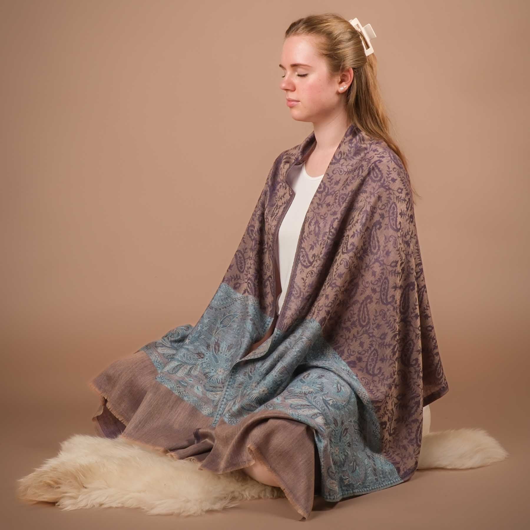 Scialle da meditazione in lana fine Raja