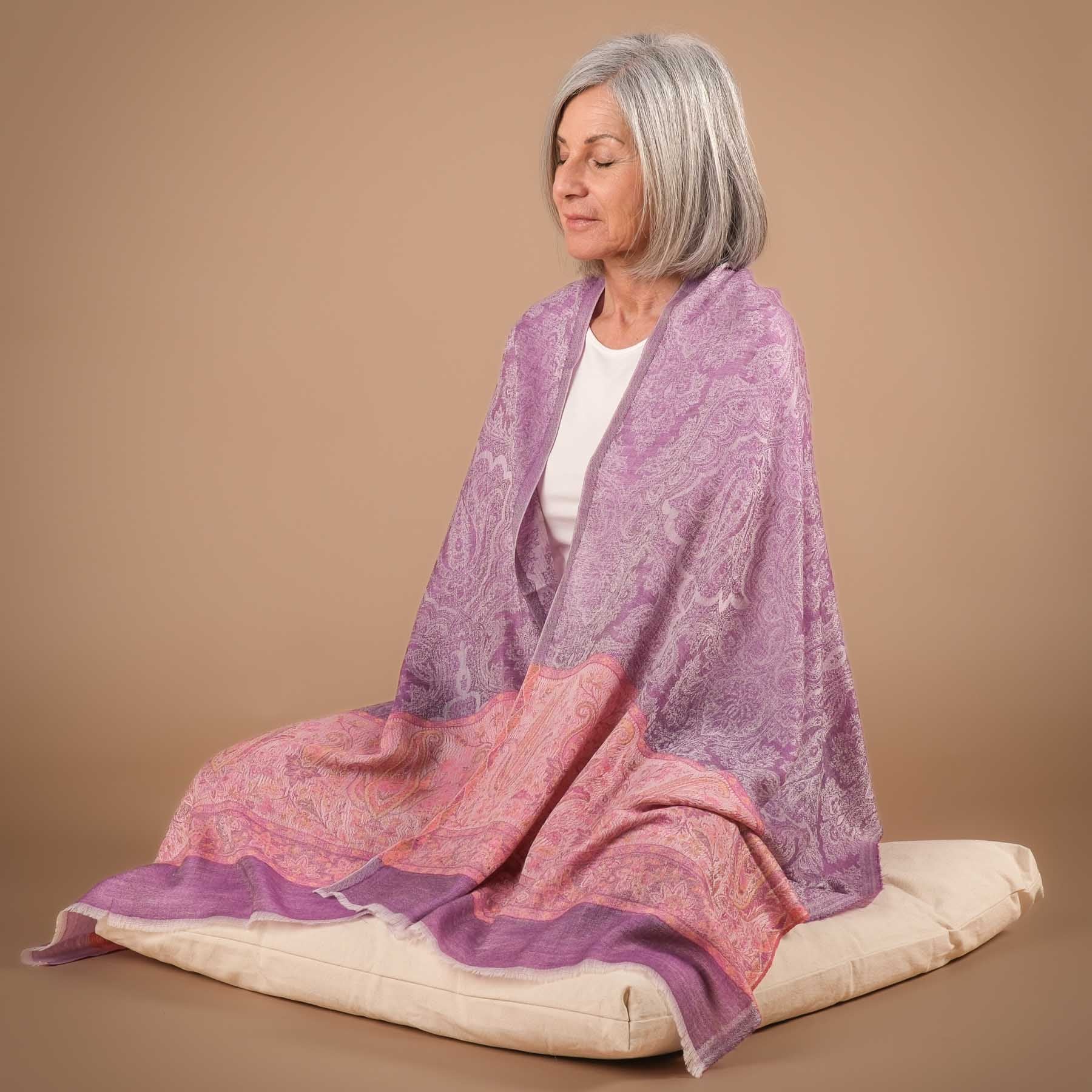 Sciarpa scialle da meditazione in lana fine Alaya